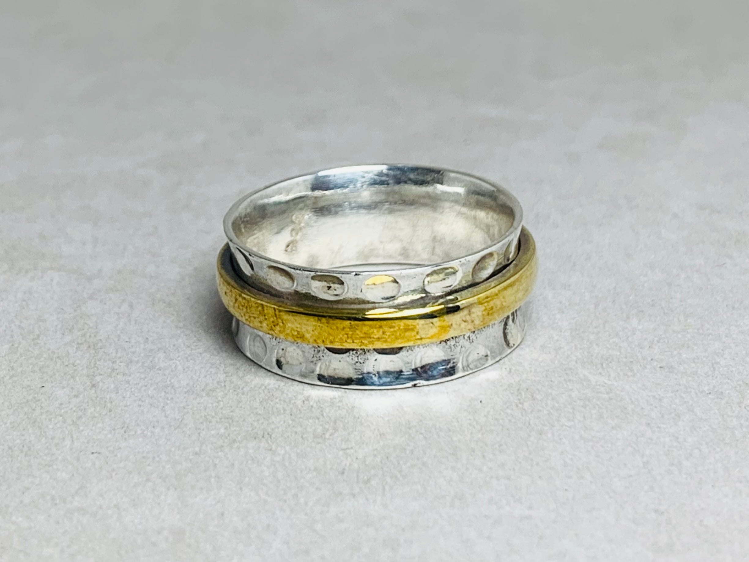 Gehämmerter Spinner Ring 925 Silber Ring Handgemachter Meditationsring Messingband Fidget Silberschmuck Sterling Silber