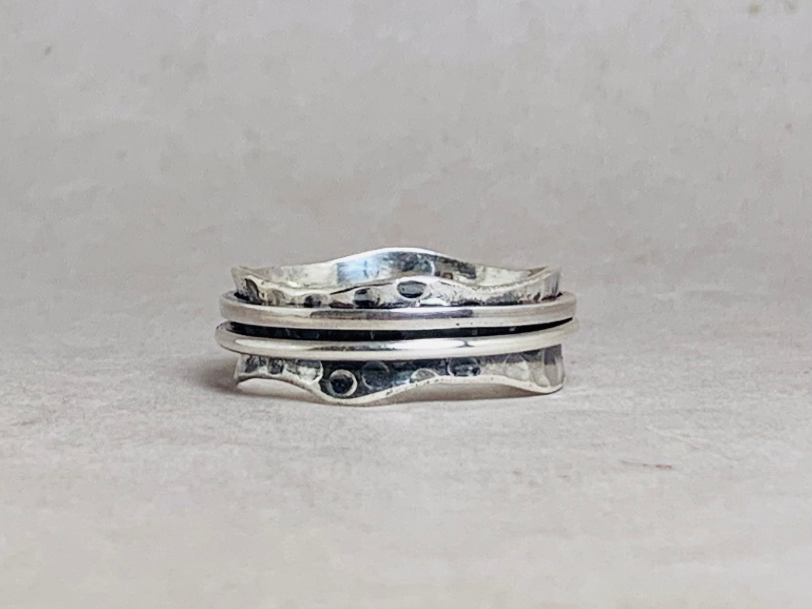 Gehämmerter Spinnerring 925 Sterling Silber Ring Handgefertigter Meditationsring Gehämmerter Ring Ring für den Alltag Geschenkideen