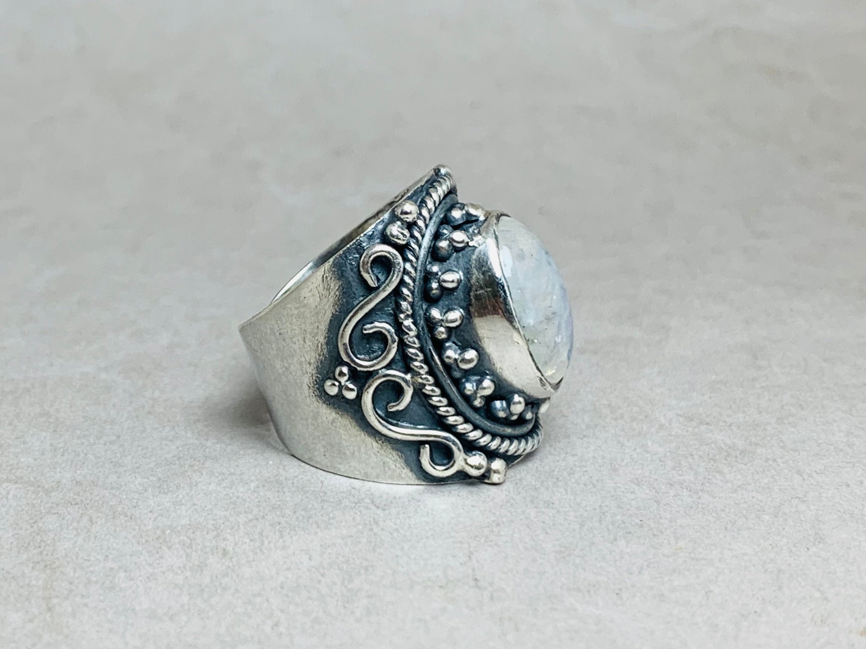 Mondstein Boho Ring 925 Sterlingsilber Ring Statement Ring Regenbogen Mondstein Juni Geburtsstein Geschenk für Sie
