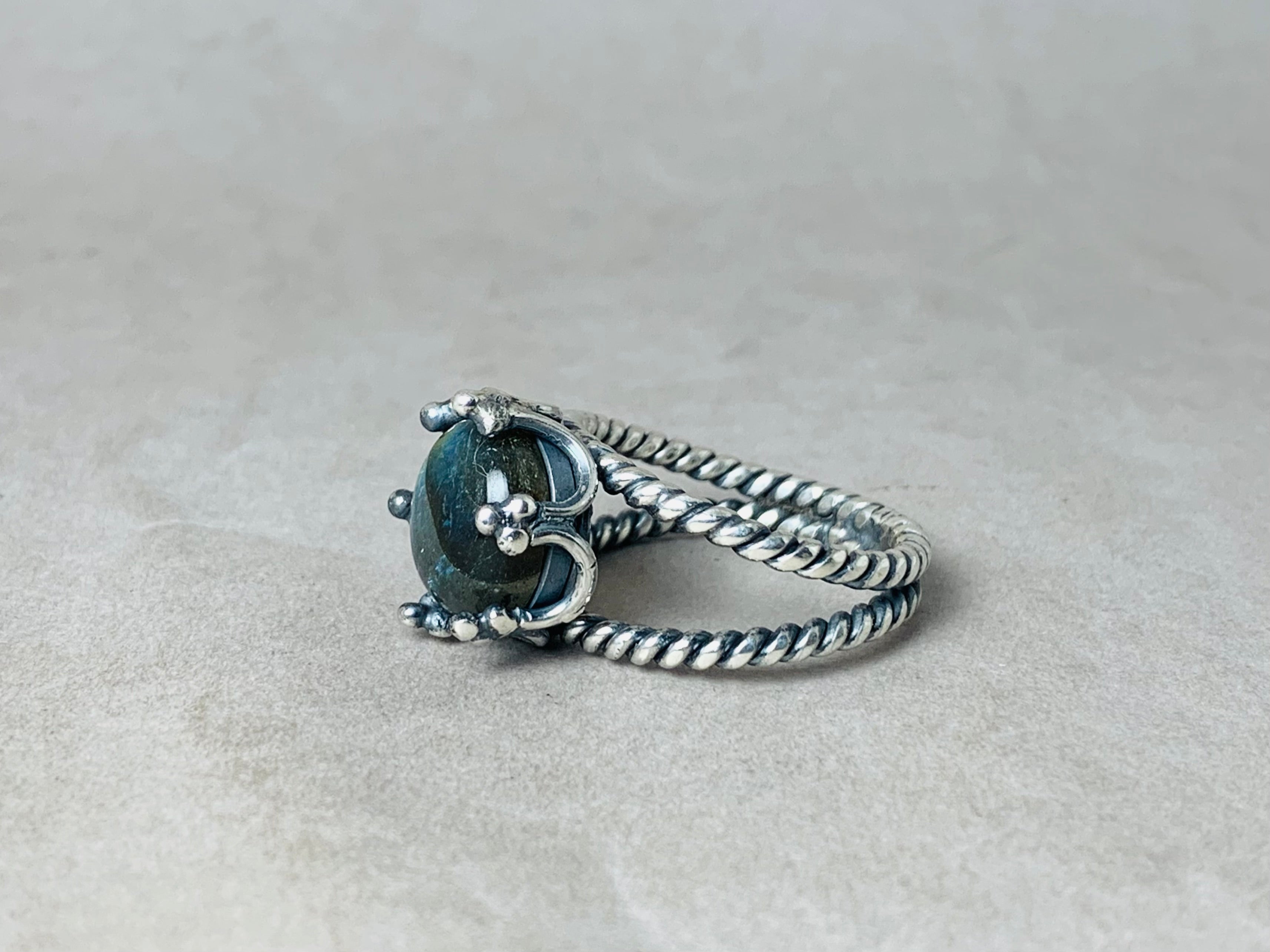Grüner Labradoritring 925 Silberring Handgemachter Statement-Ring Boho-Ring Sterling Silberring