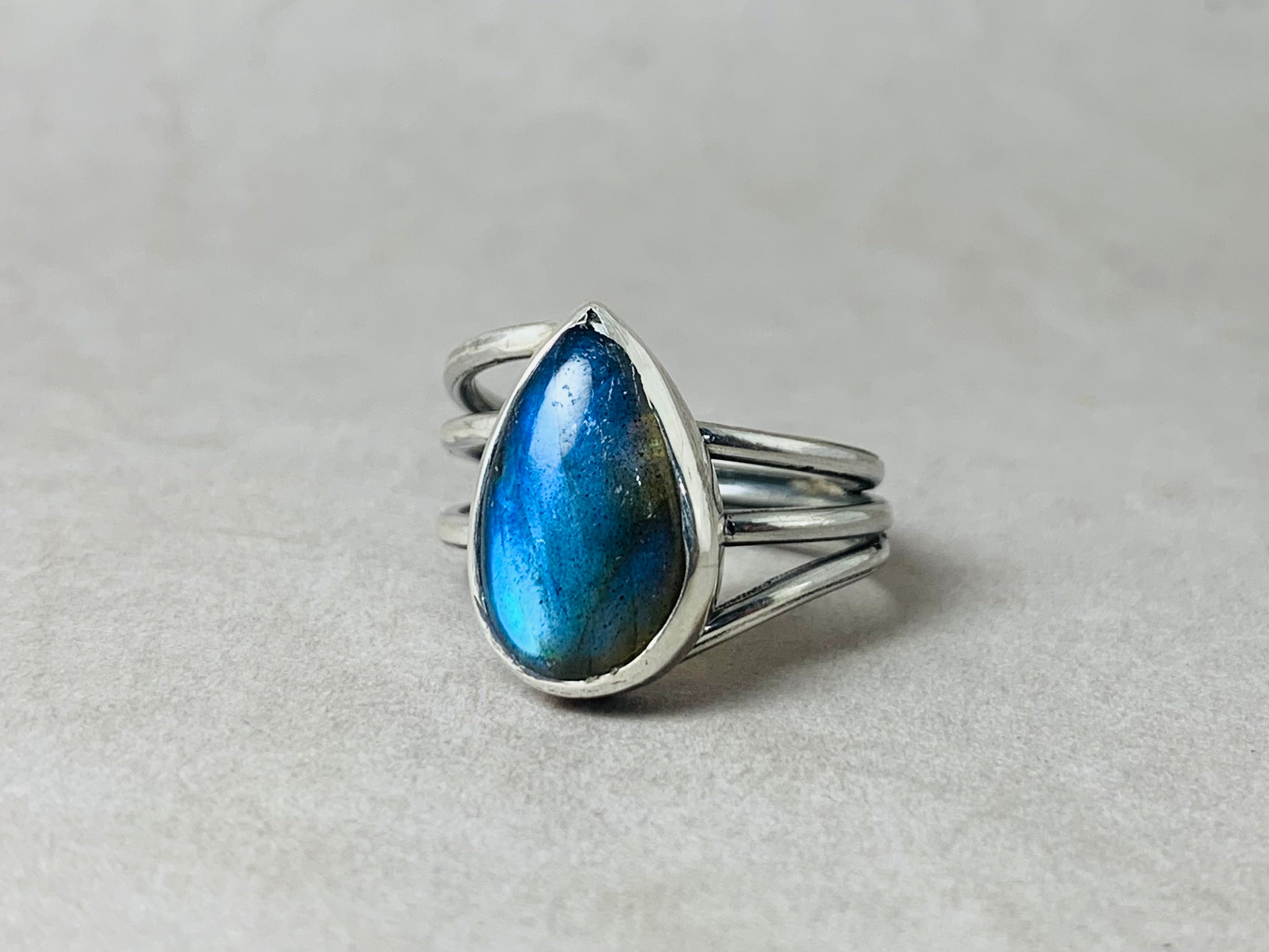 Labradorit Ring 925 Silber Ring Böhmischer Handgemachter Blauer Edelstein Ring Einzigartiger Ring