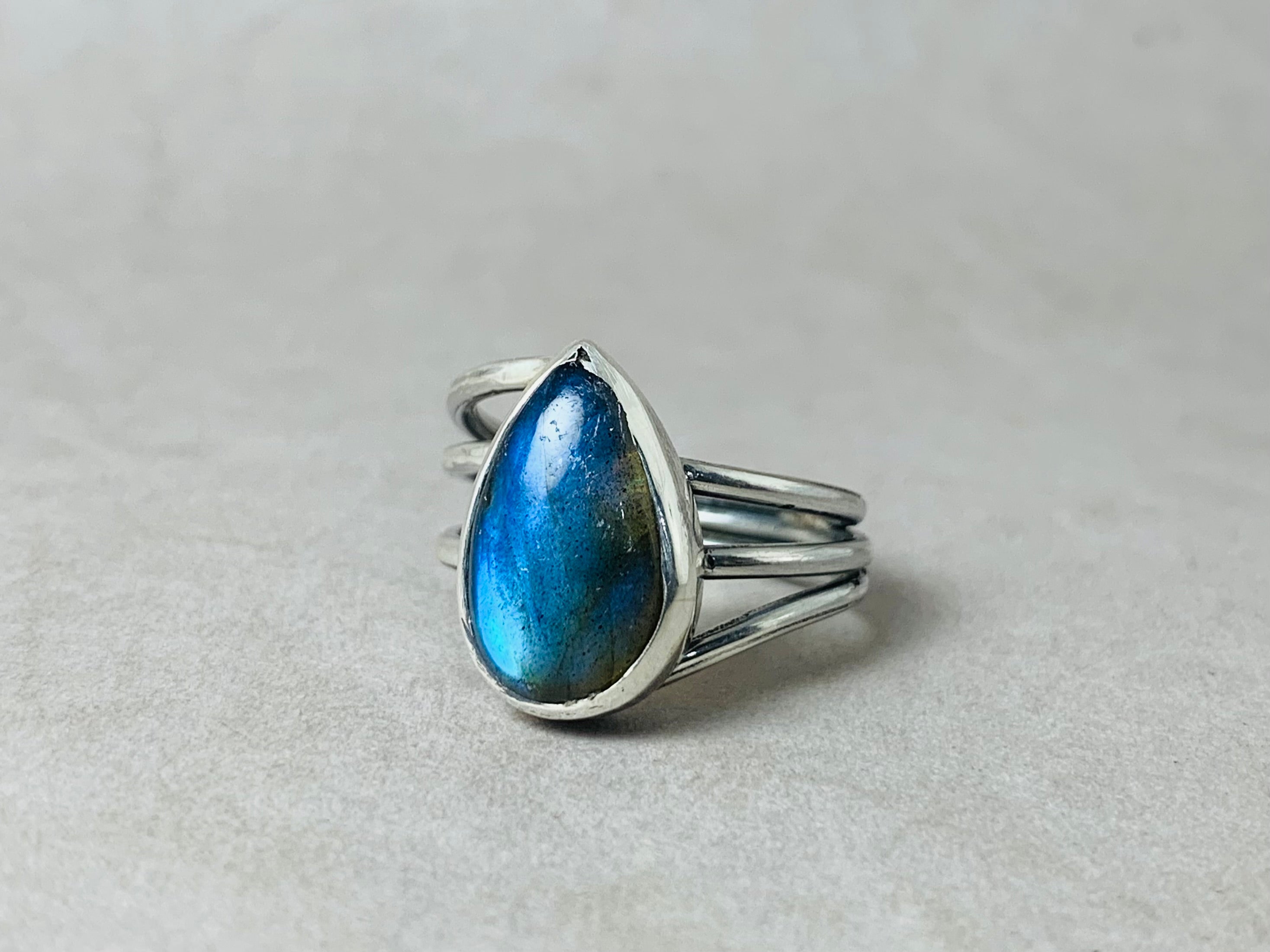 Labradorit Ring 925 Silber Ring Böhmischer Handgemachter Blauer Edelstein Ring Einzigartiger Ring