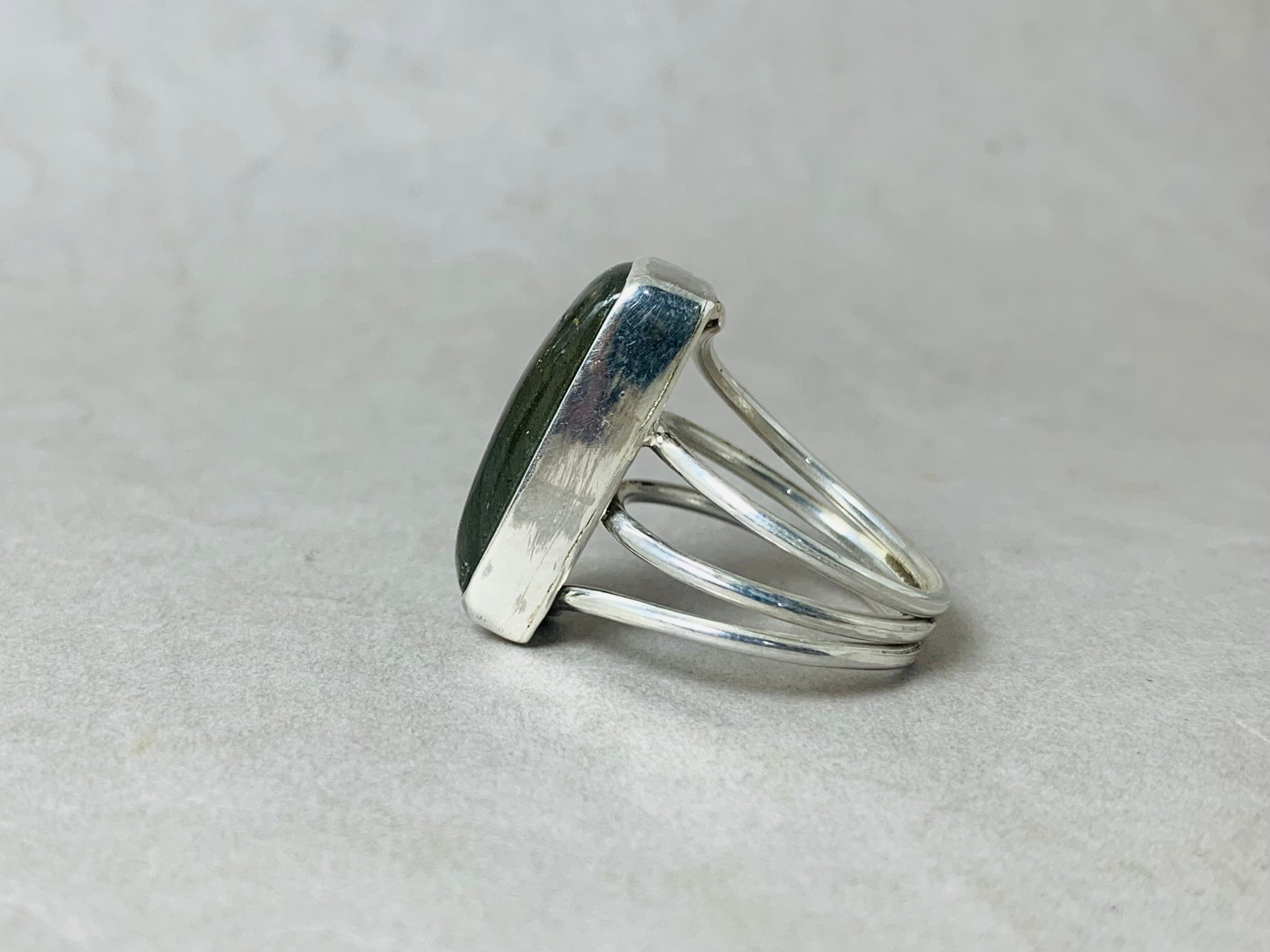 Labradorit-Ring Sterling Silber Ring 925 Edelsteinring Handgefertigter Kissen-Labradorit Natur