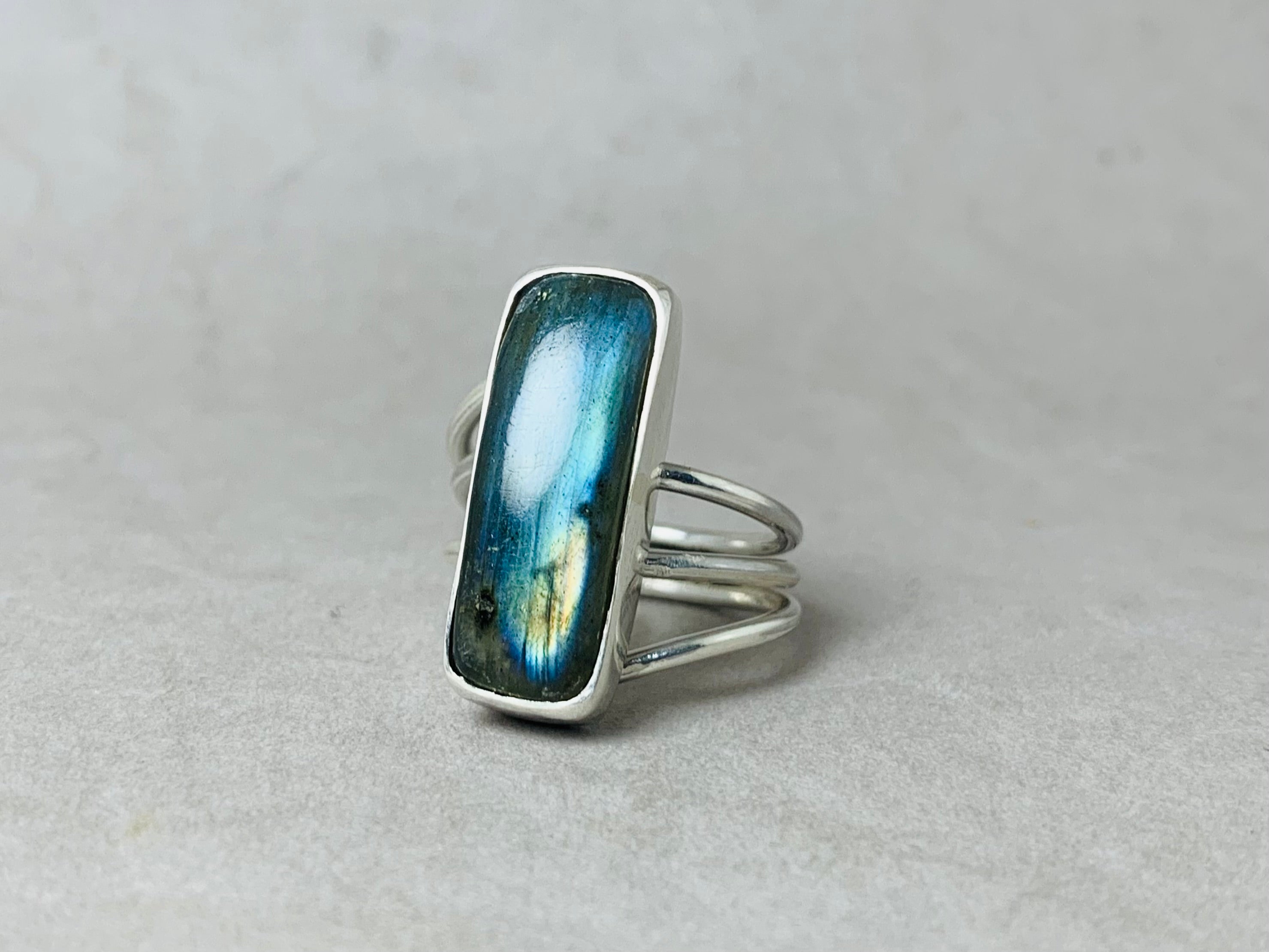 Labradorit-Ring Sterling Silber Ring 925 Edelsteinring Handgefertigter Kissen-Labradorit Natur