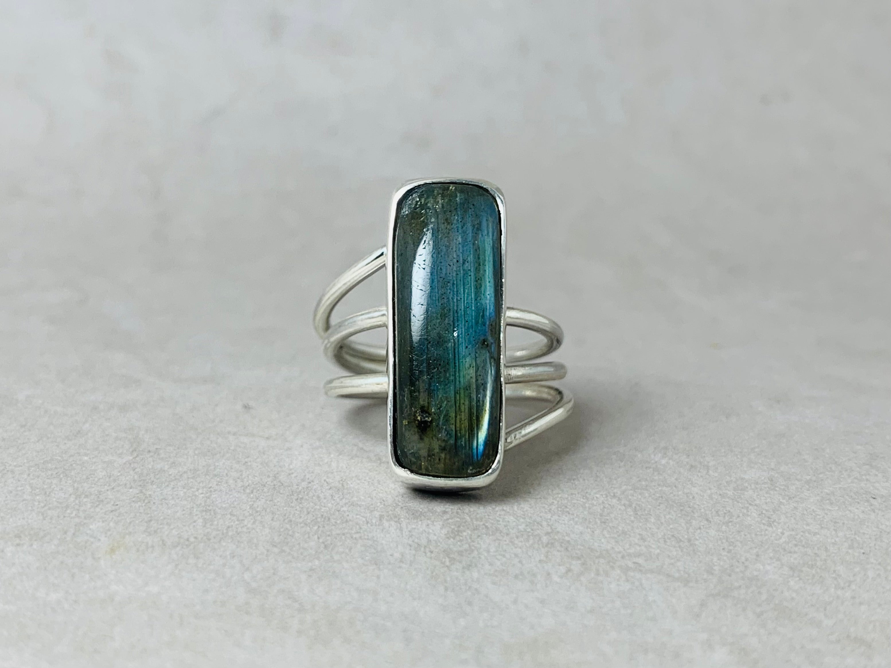 Labradorit-Ring Sterling Silber Ring 925 Edelsteinring Handgefertigter Kissen-Labradorit Natur