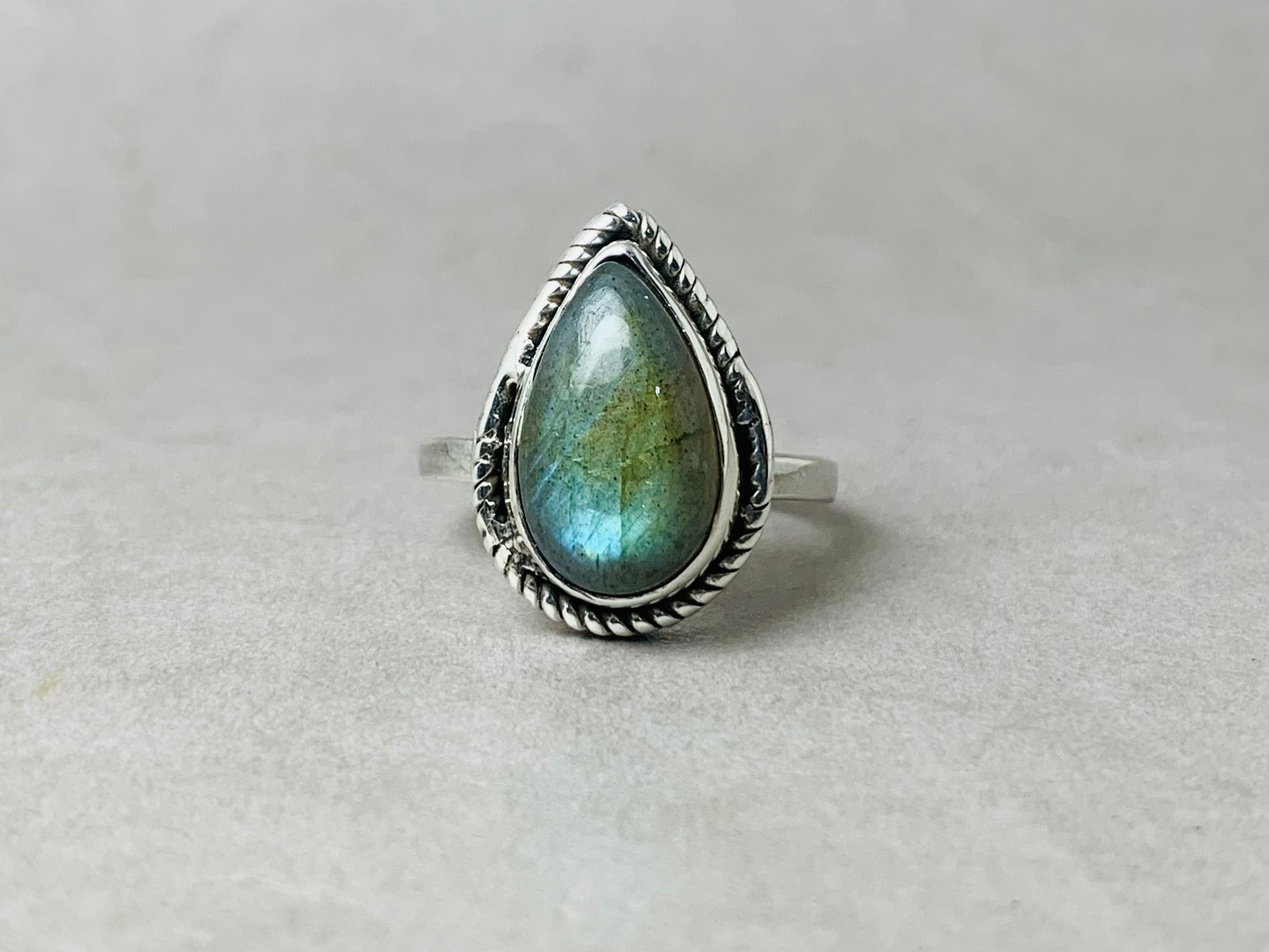 Labradorit Ring 925 Sterling Silber Ring Blauer Feuer Birnen-Edelstein Ring Handgemachter Ring Geschenk für Sie