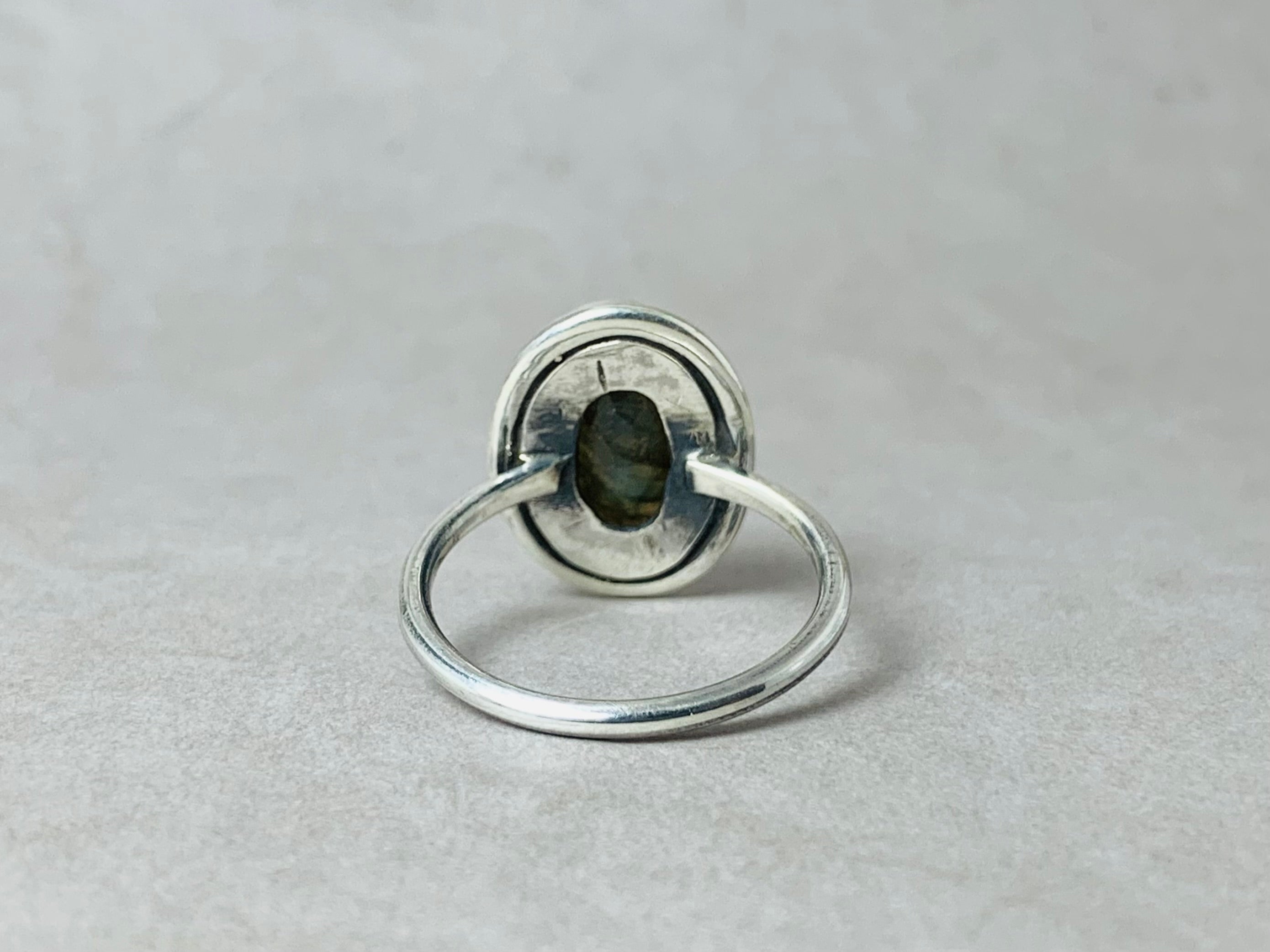 Gefacetteerde Labradoriet Blauwe Edelsteen Ring 925 Zilveren Ring Natuurlijke Handgemaakte Ring Ovale Labradoriet Eenvoudige Ring