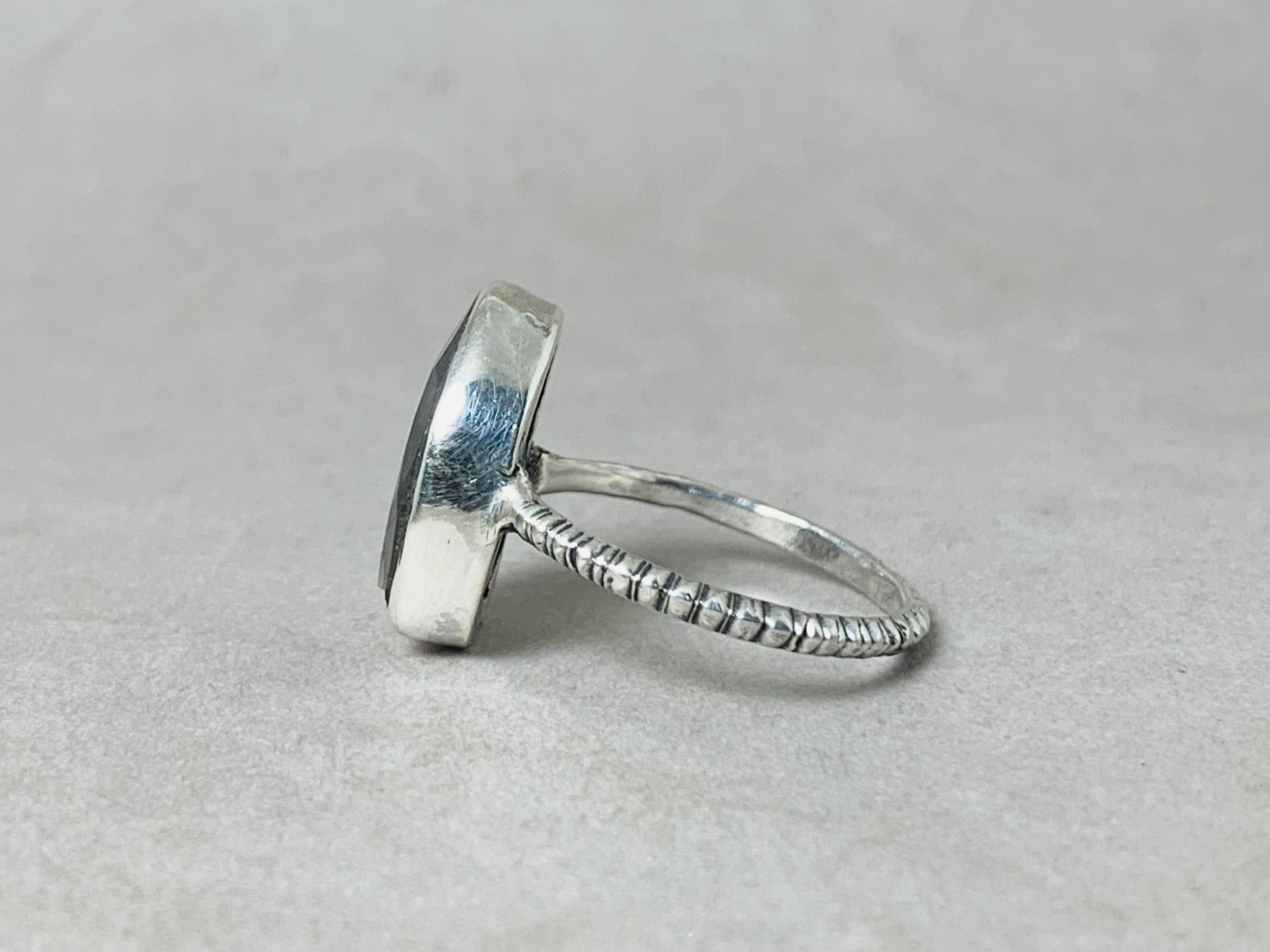 Natur Labradorit Ring 925 Sterling Silber Ring Stapelring Handgemachter Ring Einzigartiger Form Ring