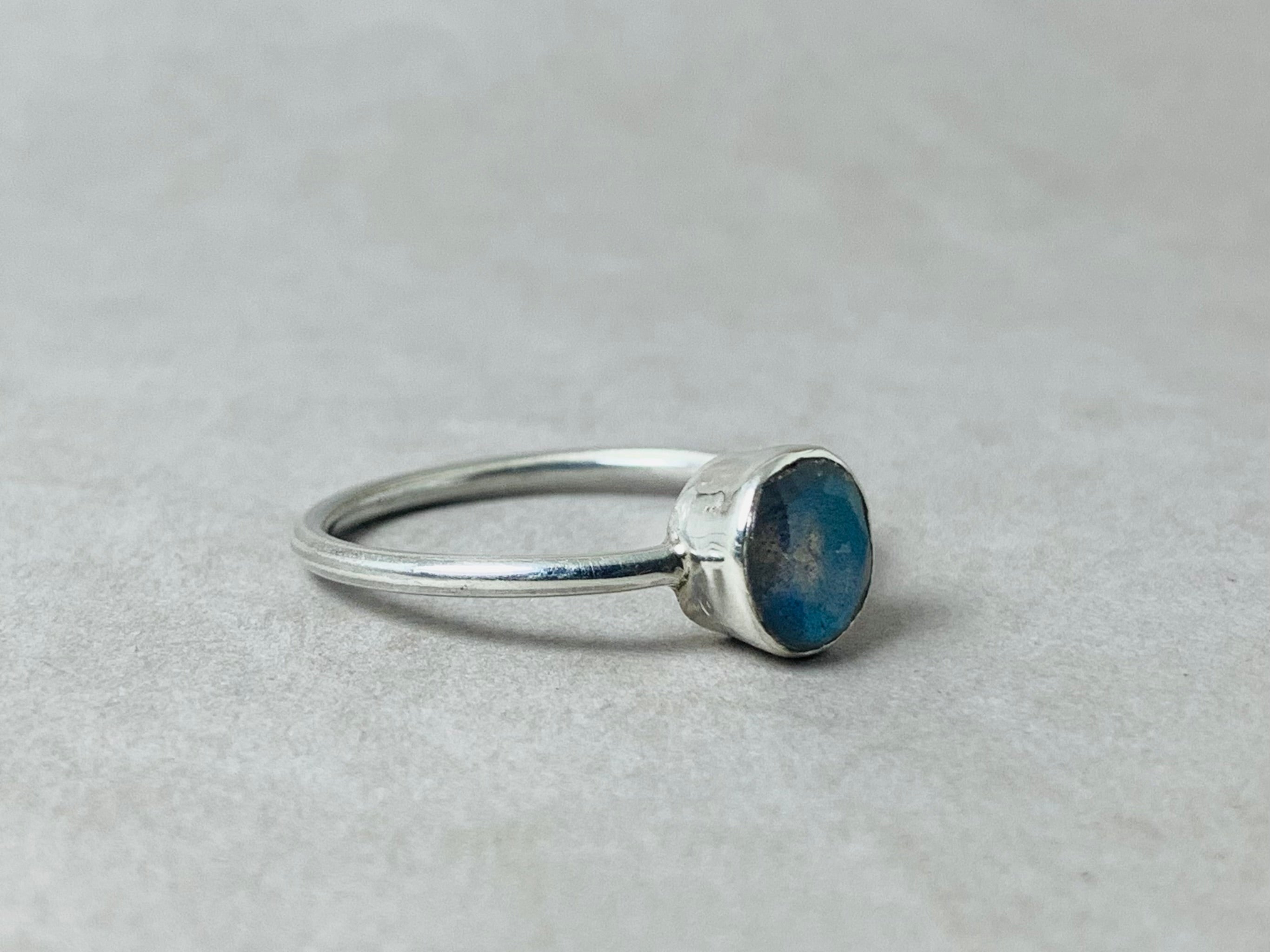 Labradoriet Facet Geslepen Ring 925 Zilveren Ring Ronde Edelsteen Ring Blauwe Steen Ring Handgemaakte Ring Boho Ring