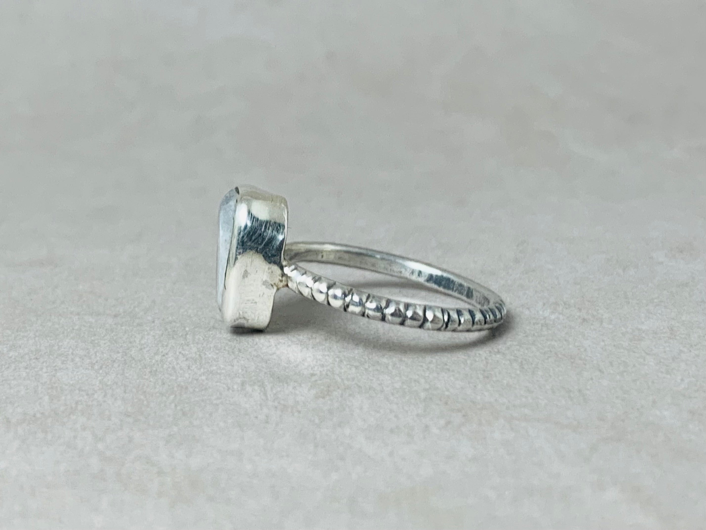 Blauer Mondsteinring 925 Silberring Handgemachter Ring Regenbogen-Mondstein Juni Geburtsstein Frauenring Yoga Ring