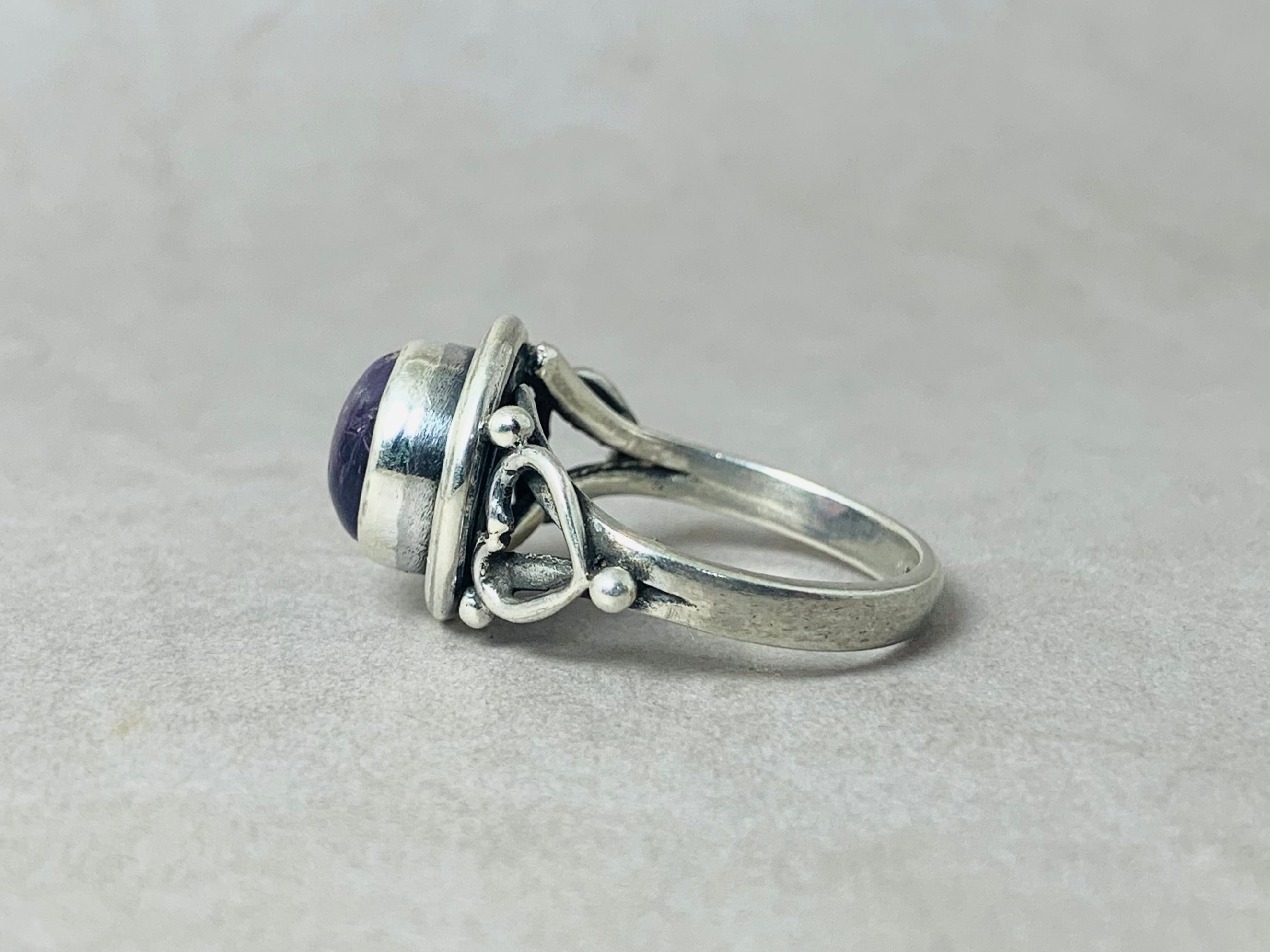 Natürlicher Amethyst Ring Handgemachter Ring Sterlingsilber Ring Edelstein Ring Geburtsstein Ring Lila Stein Ring