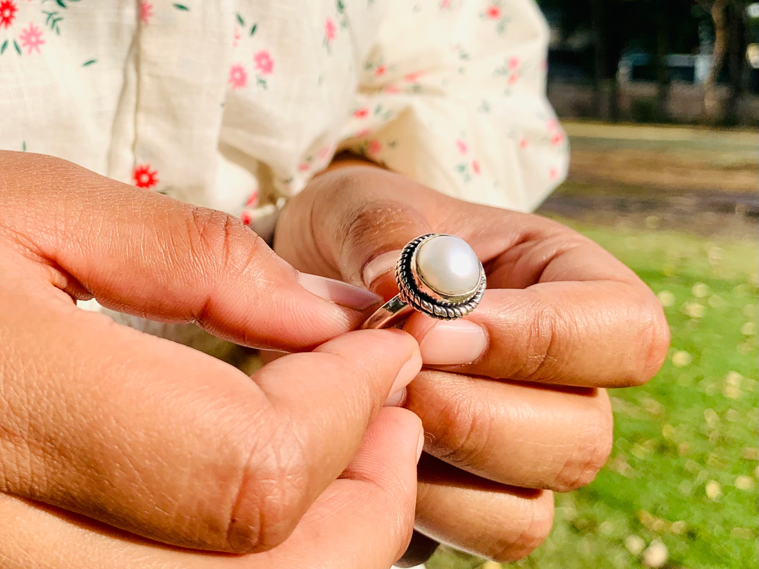 Perlen-Minimalist-Ring Zierlicher Ring 925 Silberring Süßwasserperlenring für Frauen Handgemachter Silberring Boho Ring