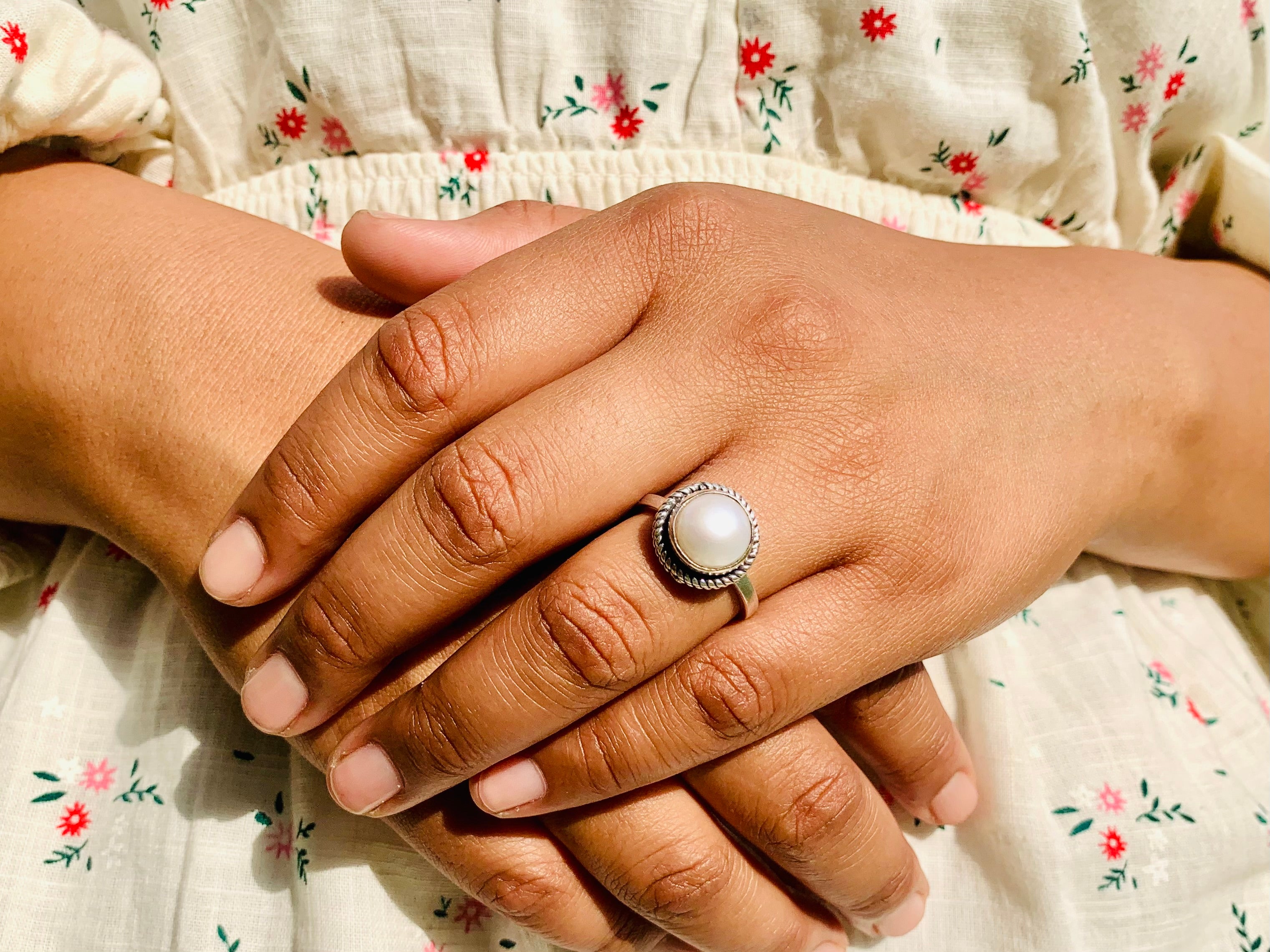 Perlen-Minimalist-Ring Zierlicher Ring 925 Silberring Süßwasserperlenring für Frauen Handgemachter Silberring Boho Ring