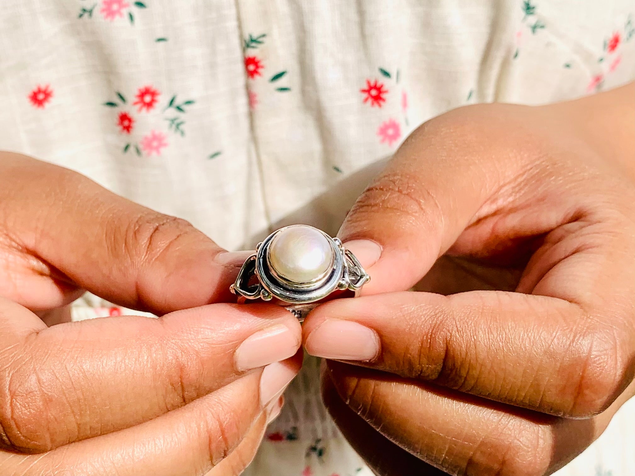 Minimalistischer Perlenring 925er Silberring Süßwasserperlenring Zarter Stapelring für Frauen Handgefertigter Silberring Boho-Ring