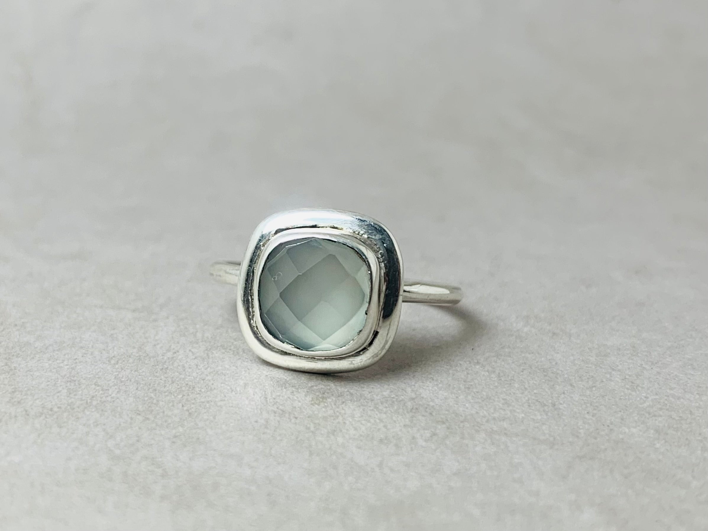Aqua Chalcedon Ring 925 Silber Ring Geschliffener Aqua Chalcedon Minimalistischer Ring März Geburtsstein Handgemachter Stapelring Boho Ring