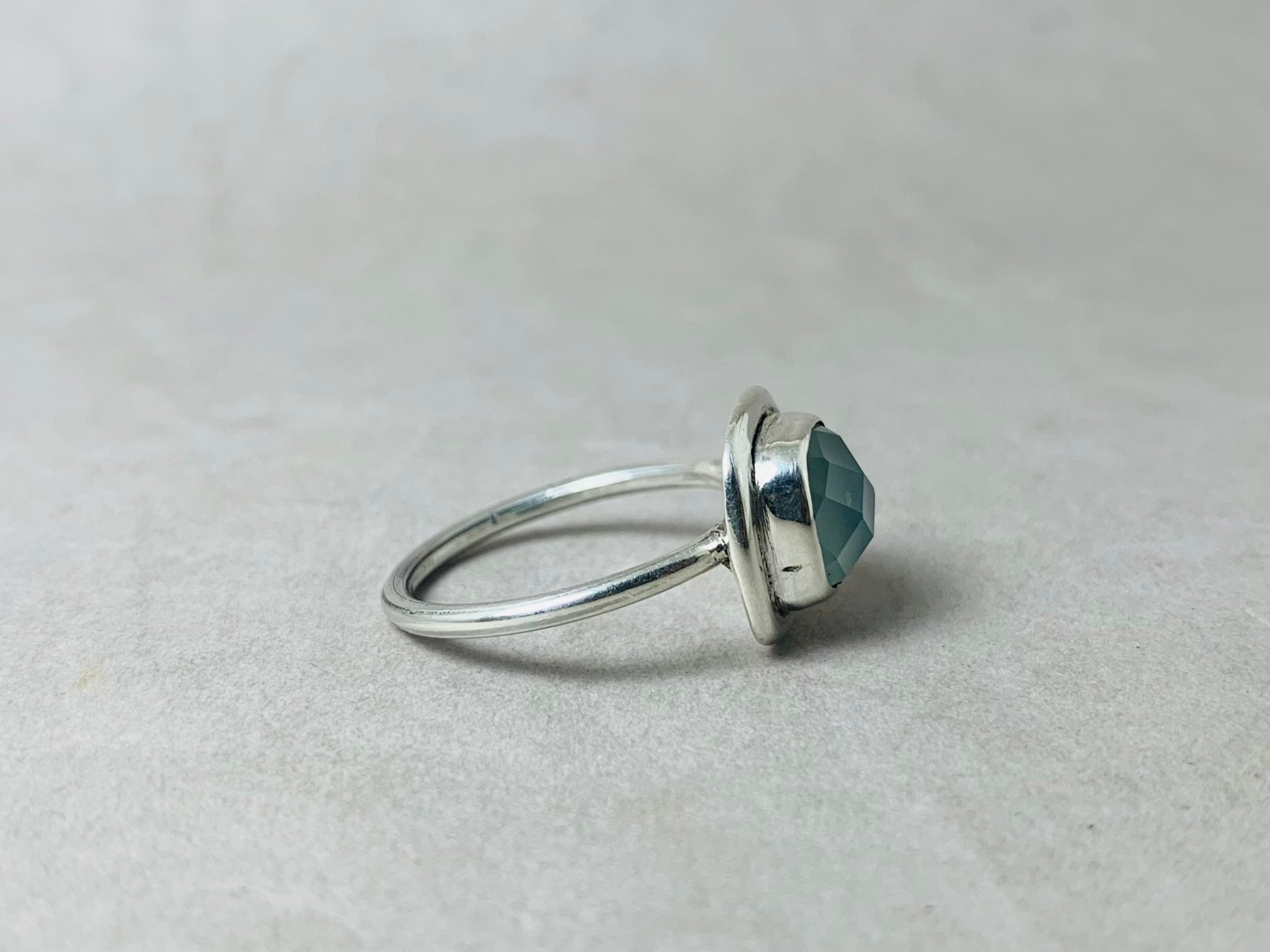 Aquachalcendon Ring 925 Zilveren Ring Geslepen Aquachalcendon Minimalistische Ring Maart Geboortesteen Handgemaakte Stapelring Boho Ring