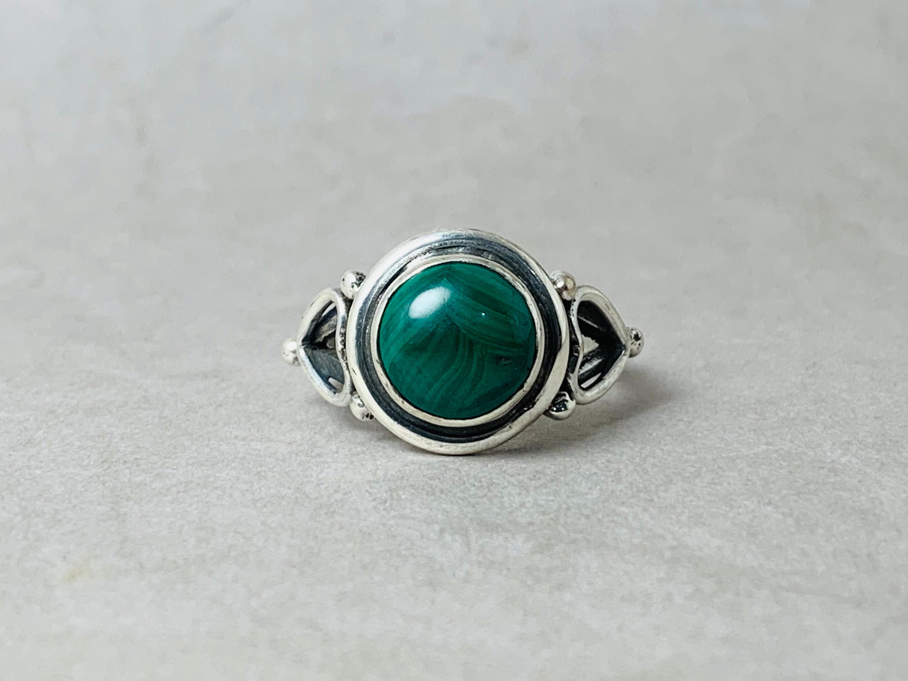 Runder Edelstein Malachit Ring 925 Silberring Versprechensring Statement Ring Handgemachter Ring Geschenkideen
