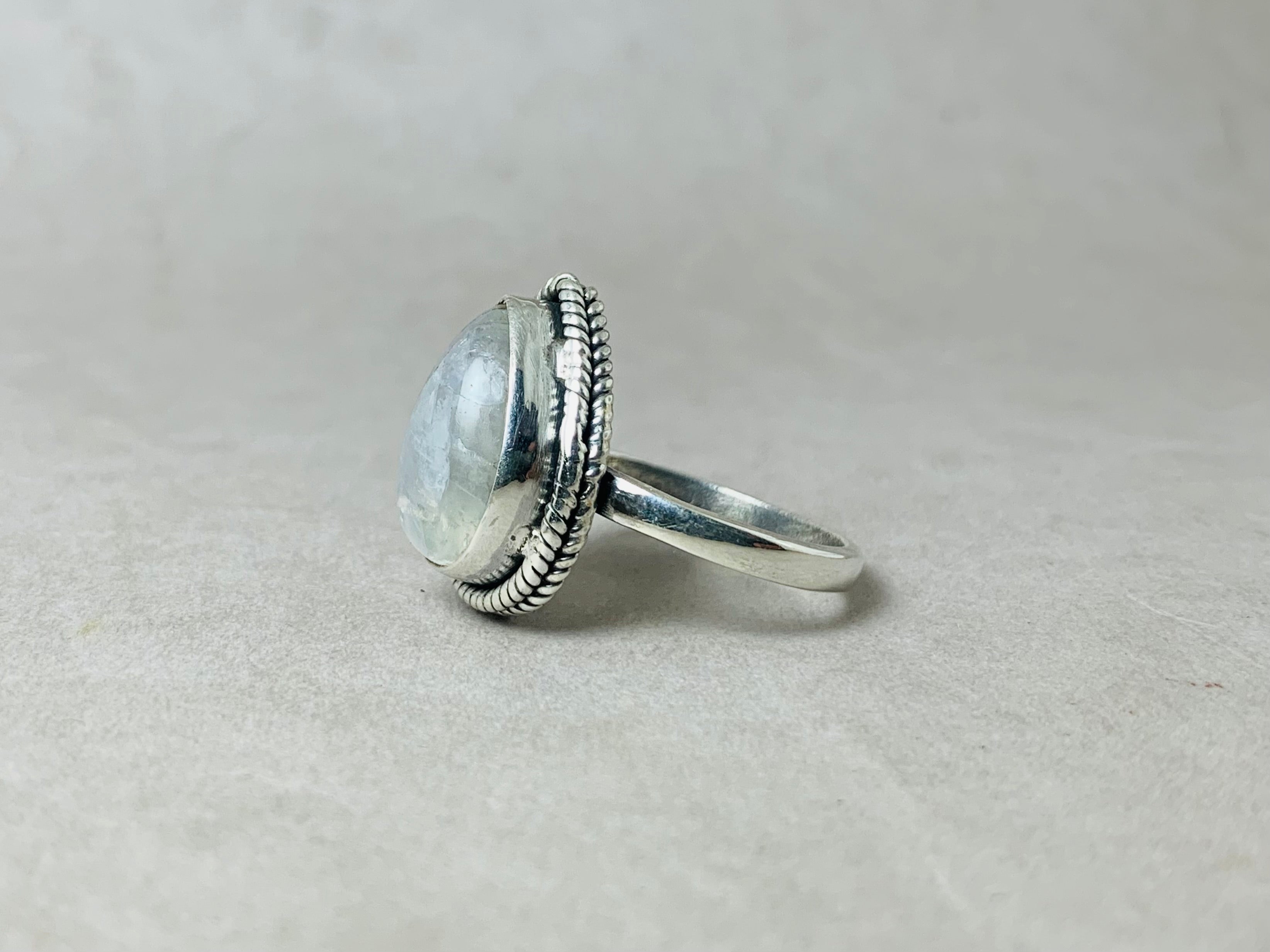 Birnenförmiger Regenbogen-Mondsteinring 925 Sterling Silber Geburtssteinring Edelsteinring Geschenk für Sie
