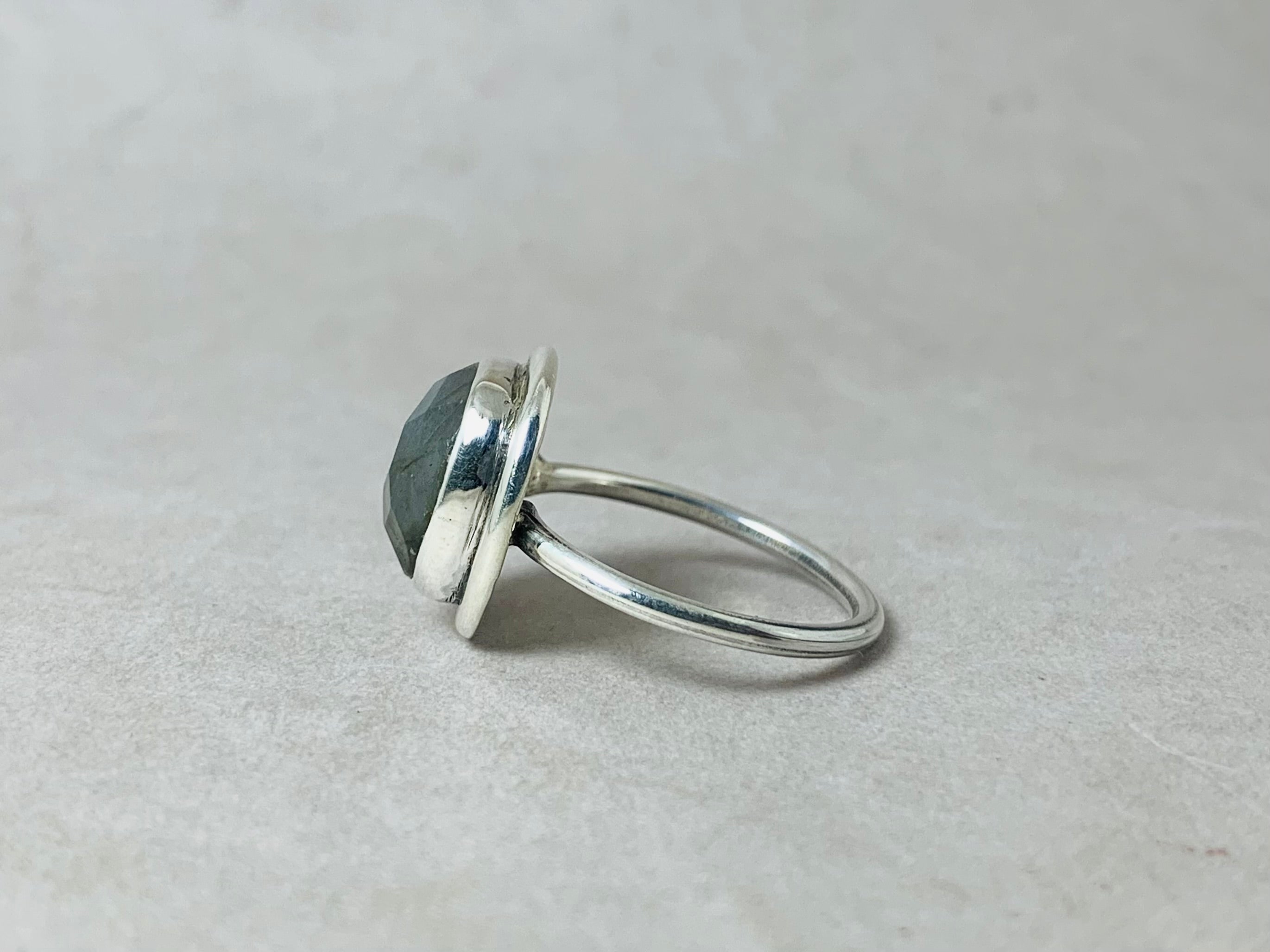 Natürlicher Labradorit Ring 925 Silber Ring Facettierter Quadratischer Edelstein Ring Handgemachter Ring Geschenk Für Sie Stapelring