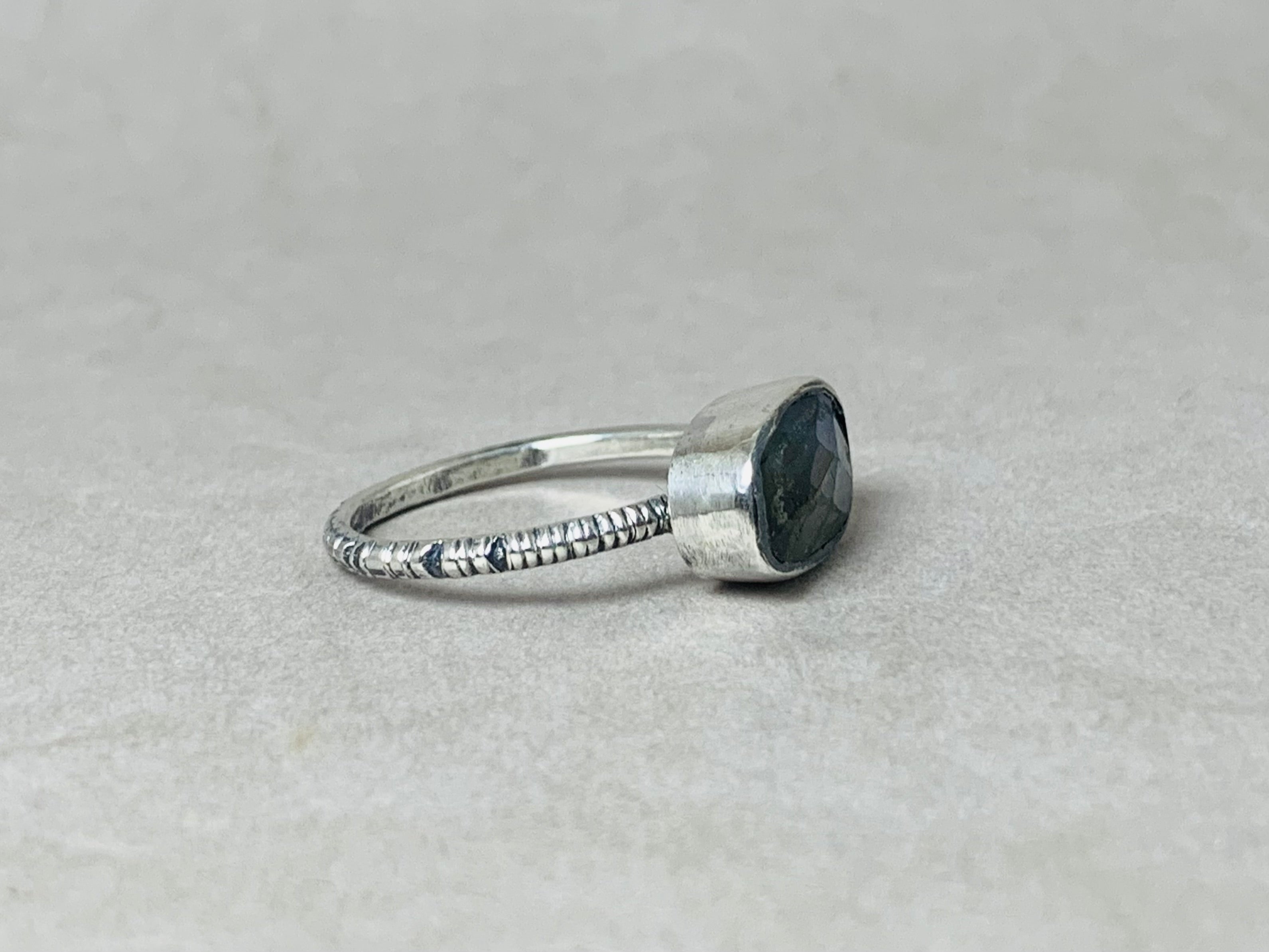 Cut Labradorite Ring 925 Silver Ring Faceted Gemstone Ring Rainbow Labradorite Minimalist Ring