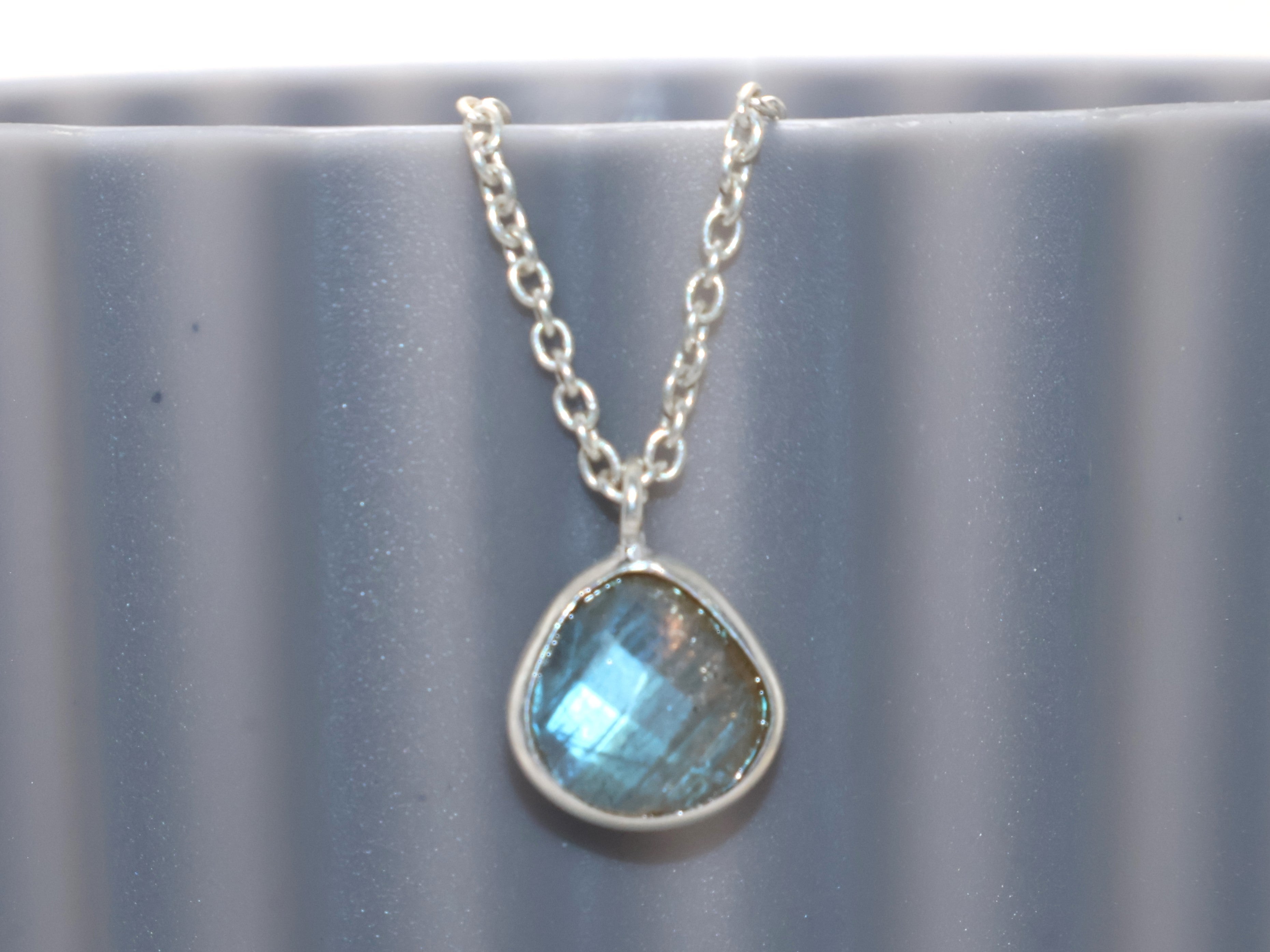 Blaue Labradorit-Halskette 925 Silber Halskette handgefertigte Halskette Labradorit Schmuck Geburtsstein Ohrringe geschliffene Labradorit Ohrringe