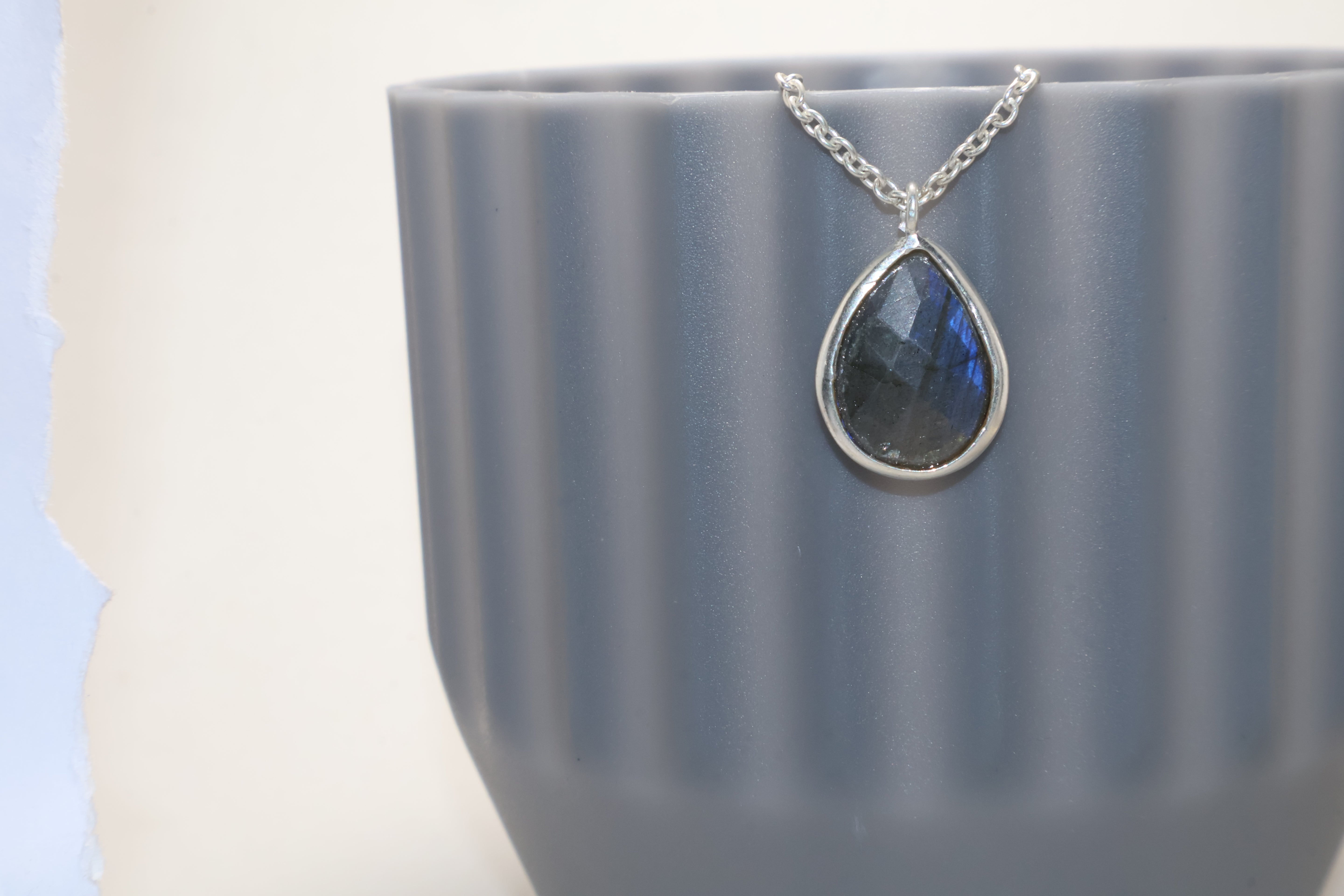 Geschliffene Labradorit-Halskette 925er Silber Halskette Tropfen Labradorit Anhänger Für Frauen Damenschmuck Geschenk Für Sie Natürlicher Blauer Labradorit
