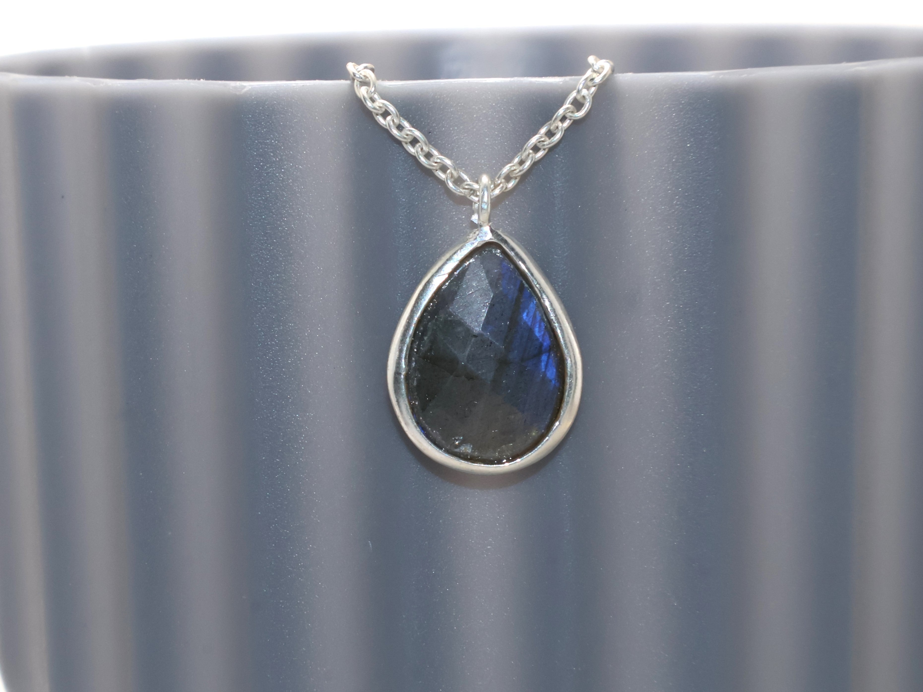 Geschliffene Labradorit-Halskette 925er Silber Halskette Tropfen Labradorit Anhänger Für Frauen Damenschmuck Geschenk Für Sie Natürlicher Blauer Labradorit