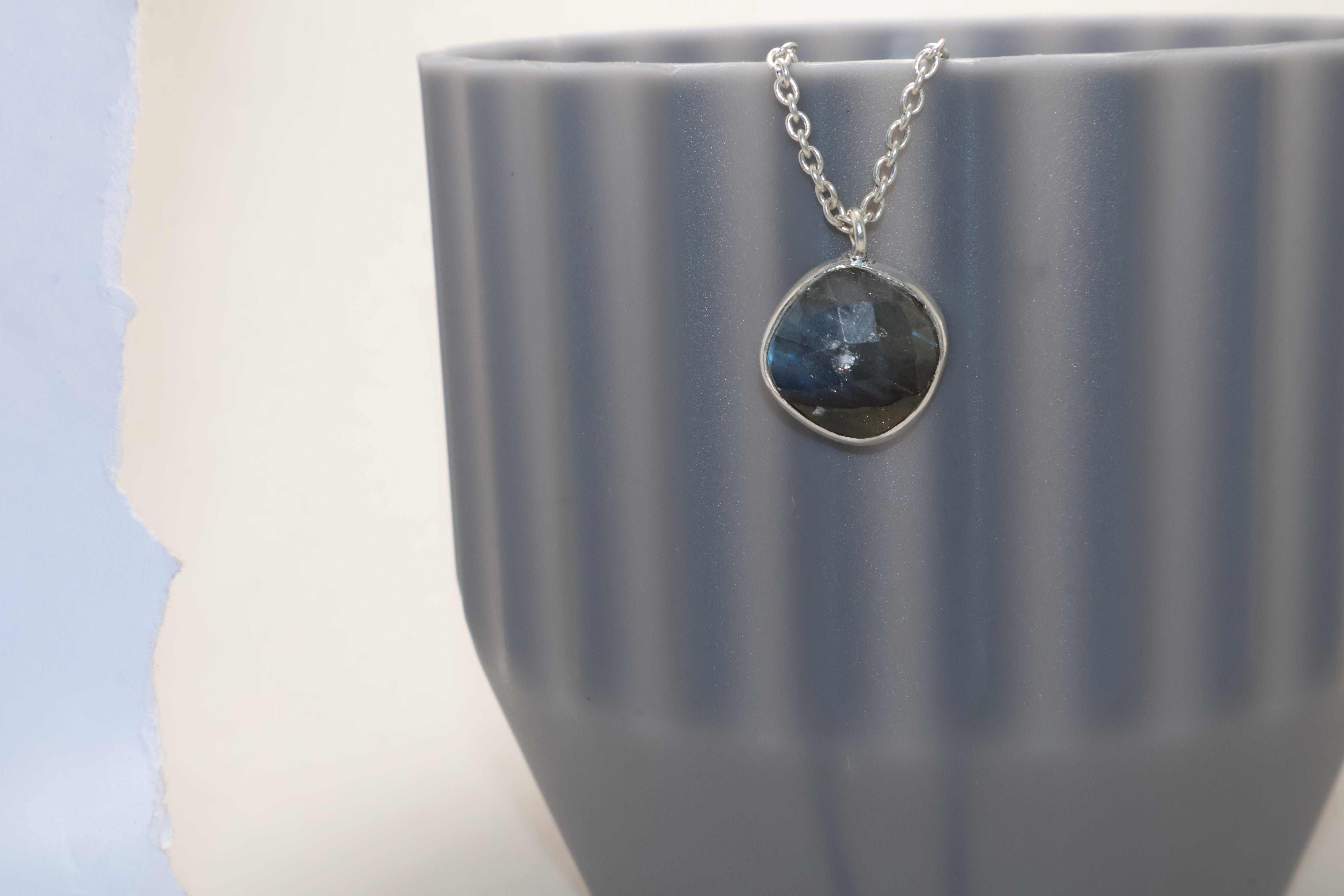 Labradorit-Halskette Sterlingsilber-Halskette Blaue Labradorit-Halskette Blauer Blitz Labradorit Weihnachtsgeschenk-Halskette für Frauen Brautjungfern-Halskette