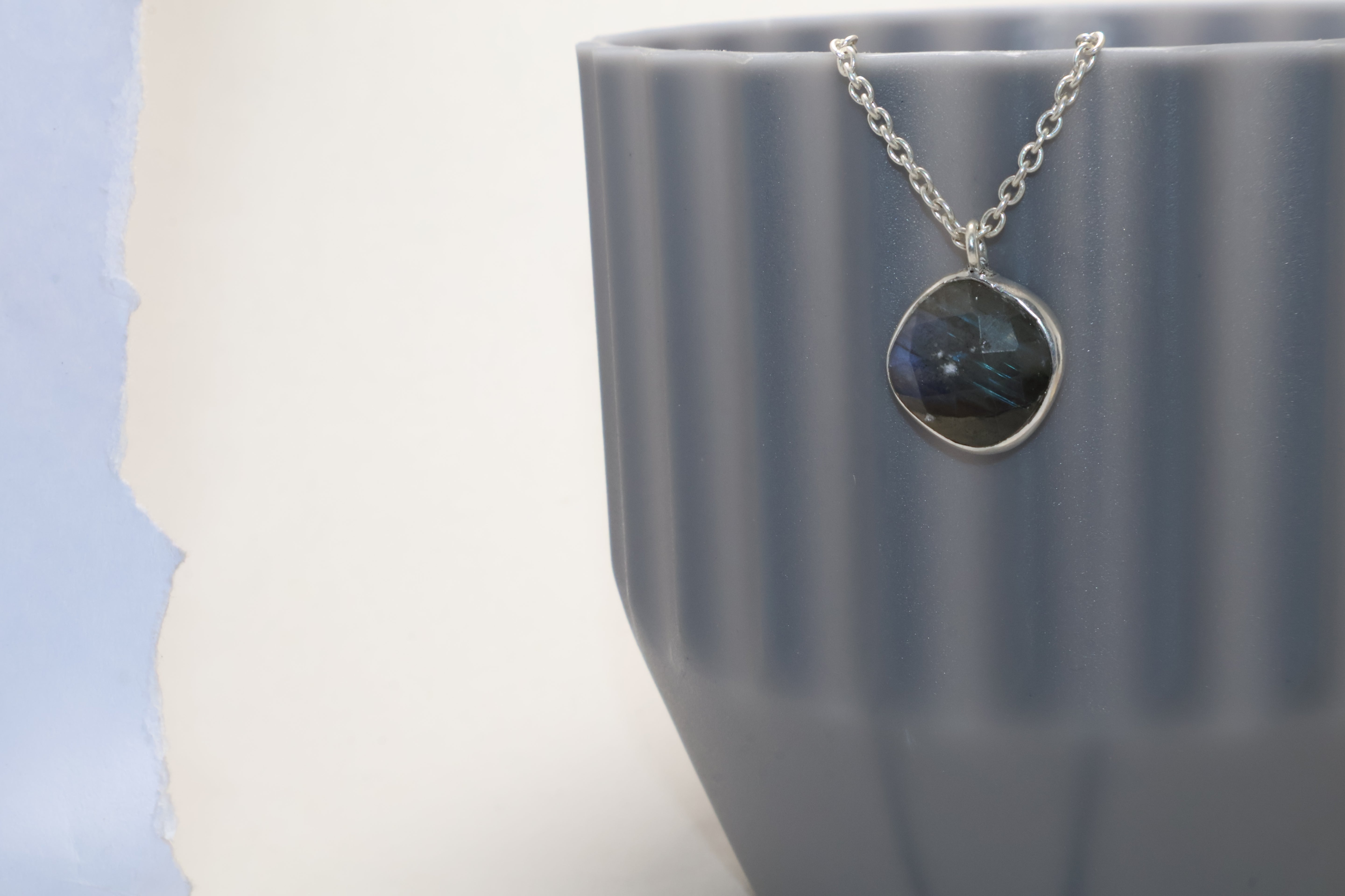 Labradorit-Halskette Sterlingsilber-Halskette Blaue Labradorit-Halskette Blauer Blitz Labradorit Weihnachtsgeschenk-Halskette für Frauen Brautjungfern-Halskette