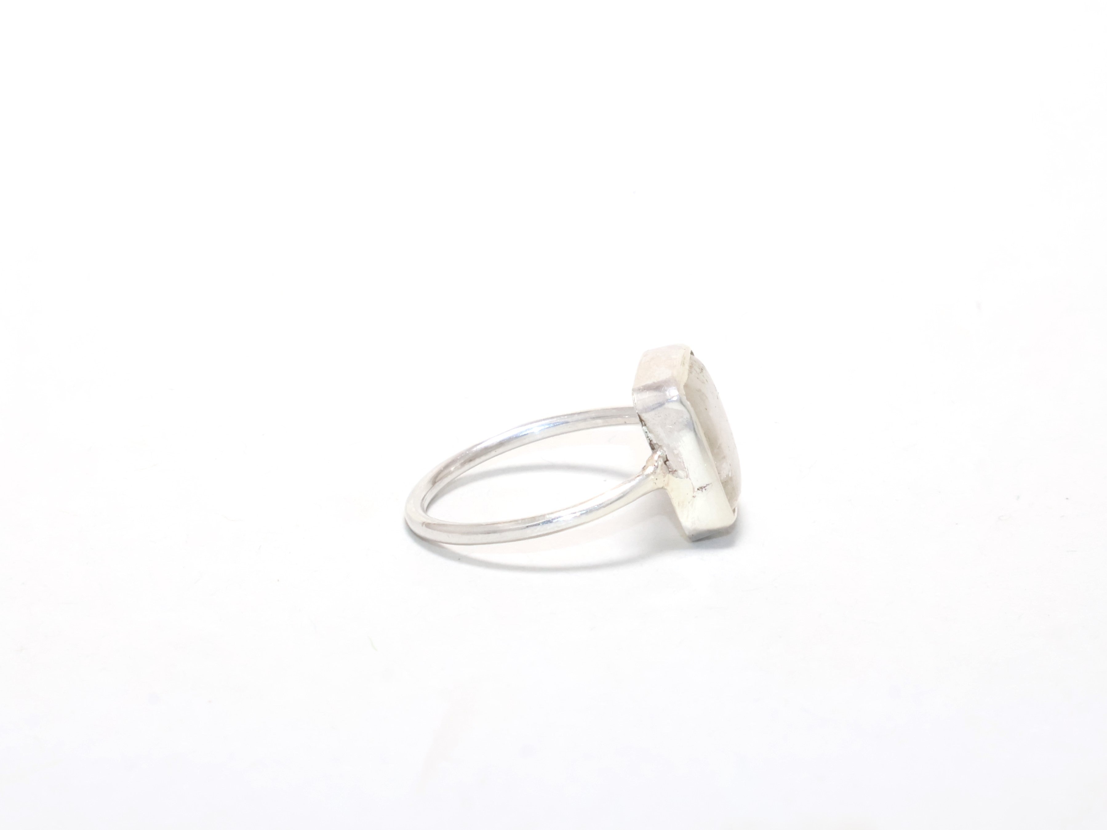 Kristallquarz Ring Minimalistischer Ring 925 Silber Ring Handgemachter zarter Ring Geschenk für Sie Damen Ring Weißer Quarz Kristall
