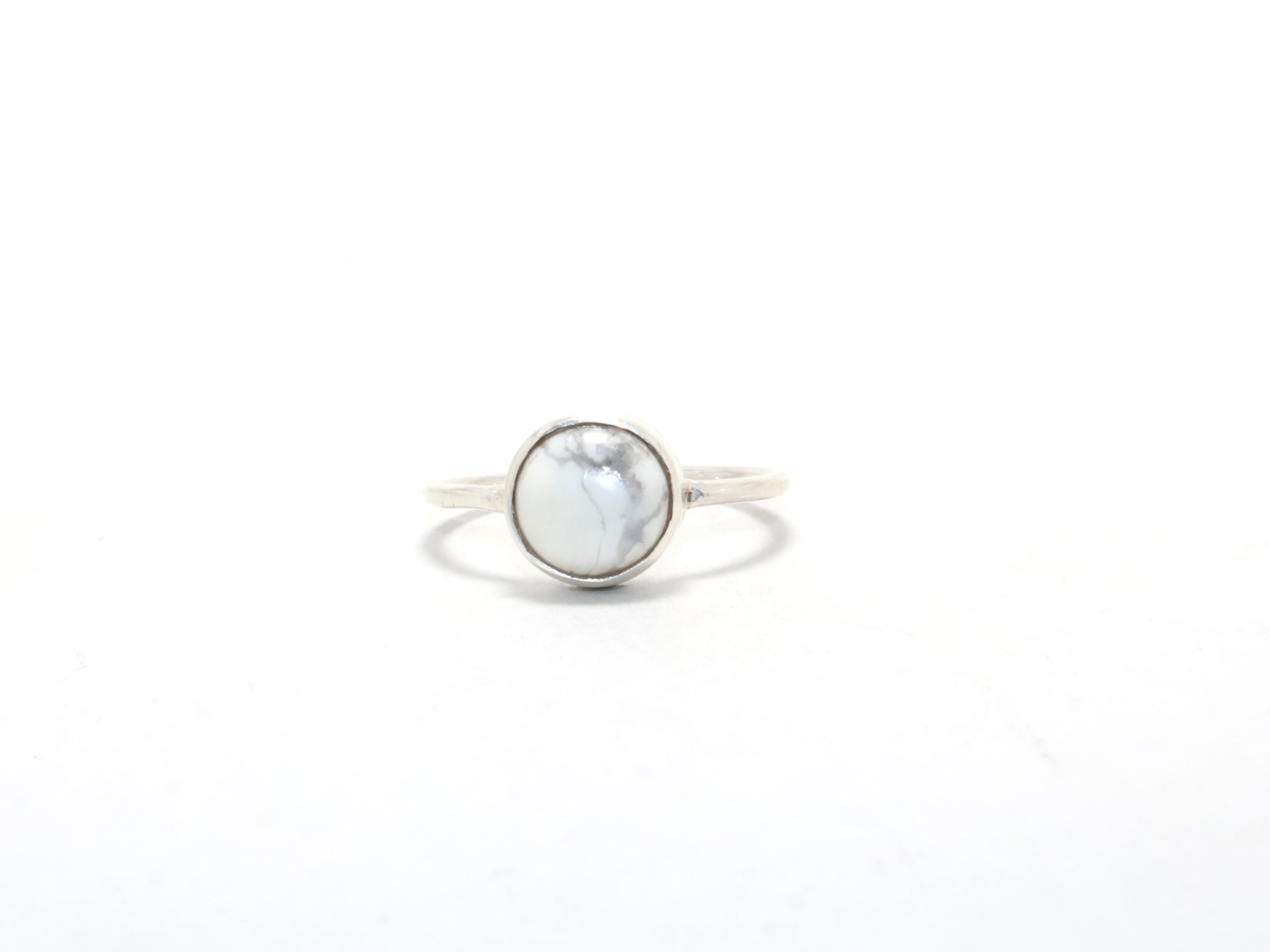 Natürlicher Howlith-Ring 925 Sterling Silber Ring Silber Designer Ring Geschenke für Großmutter Versprechensring Böhmischer Ring