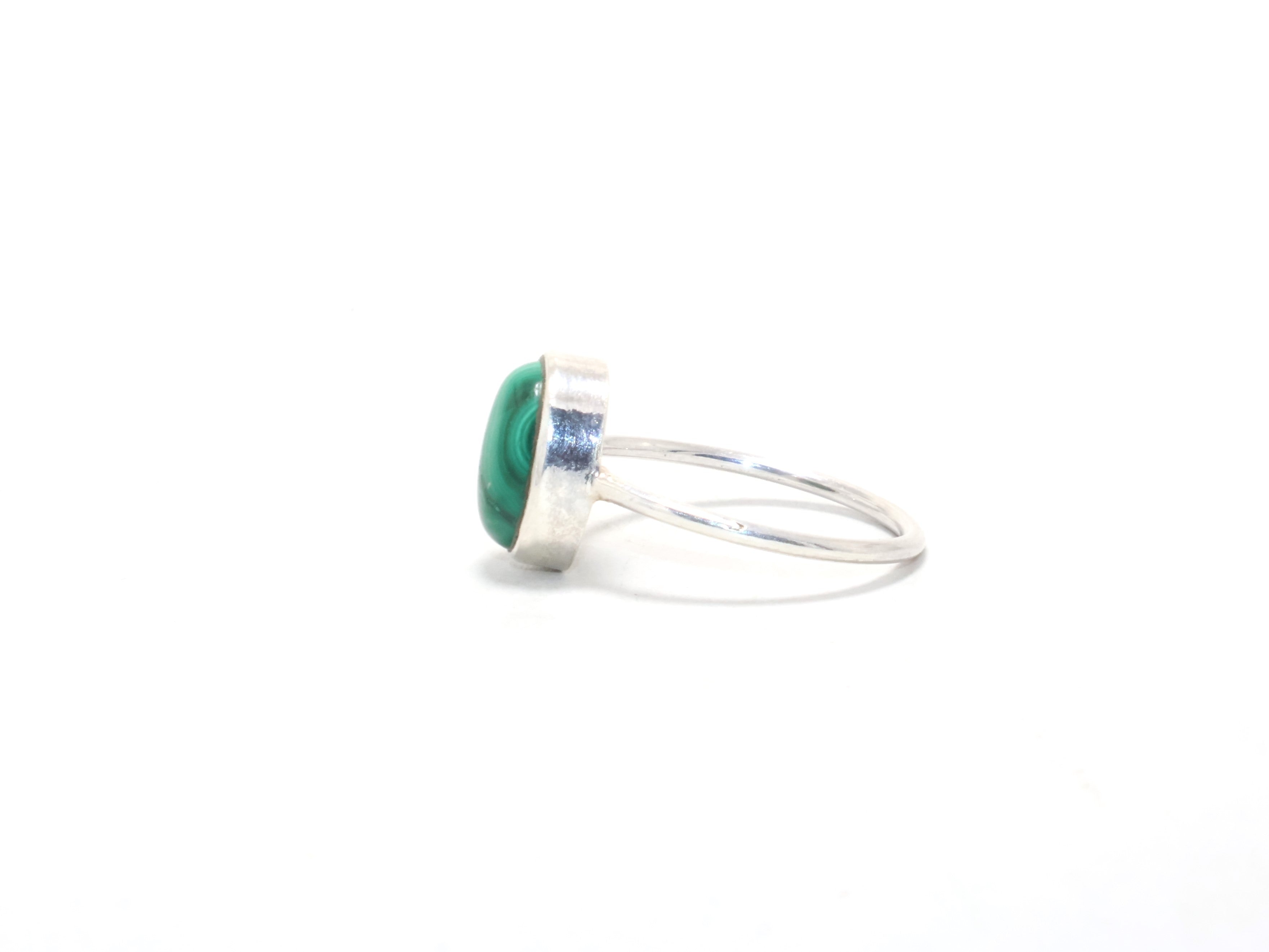 Ovale Malachiet Ring Delicate Ring Verjaardagsring Groene Edelsteen Ring Designer Ring Geboortesteen Ring Belofte Ring Cadeau voor Moeder 925 Zilveren Ring