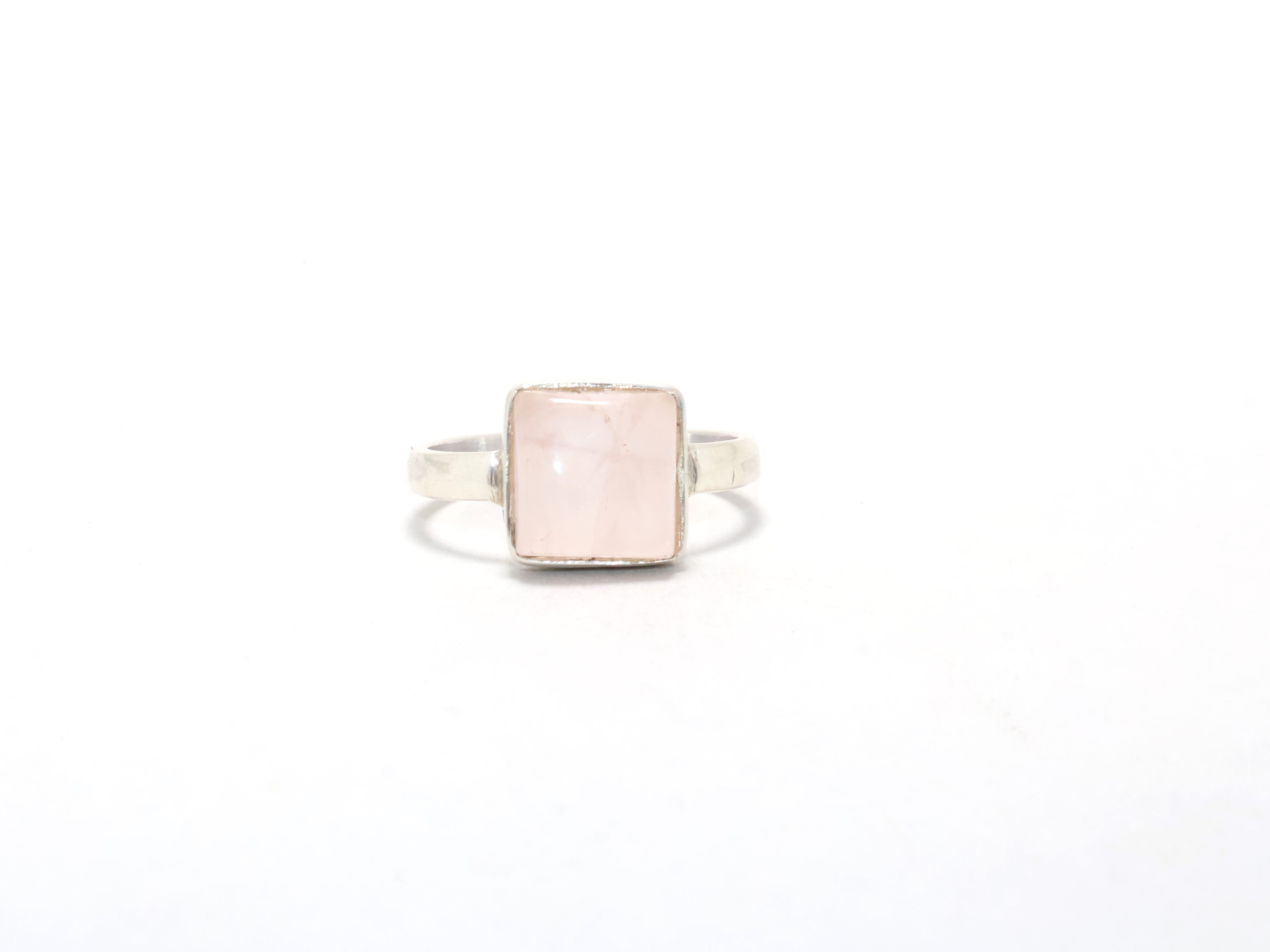 Natürlicher Rosenquarz-Ring, zierlicher handgemachter Ring, Versprechensring, Geschenk für sie, Boho-Ring, handgemachter Schmuck