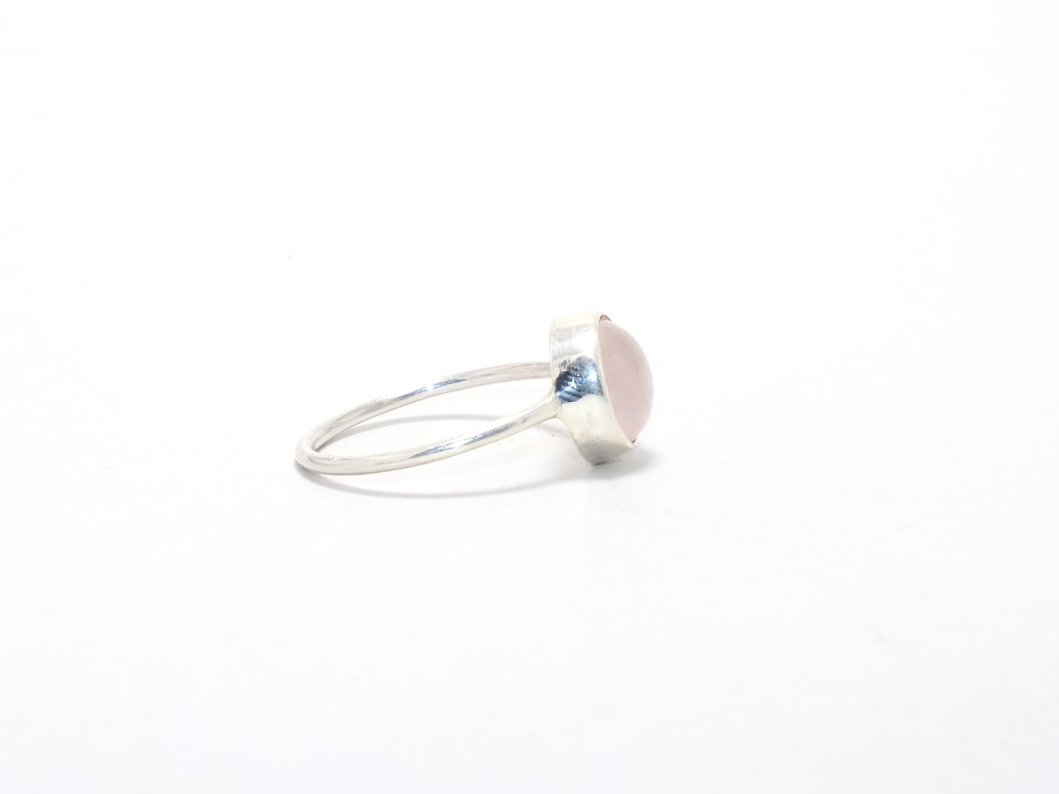 Natürlicher Rosenquarz-Ring Minimalistischer Ring Rosa Edelstein Verlobungsring Geschenk für Sie Boho Ring Damenschmuck Geschenkidee