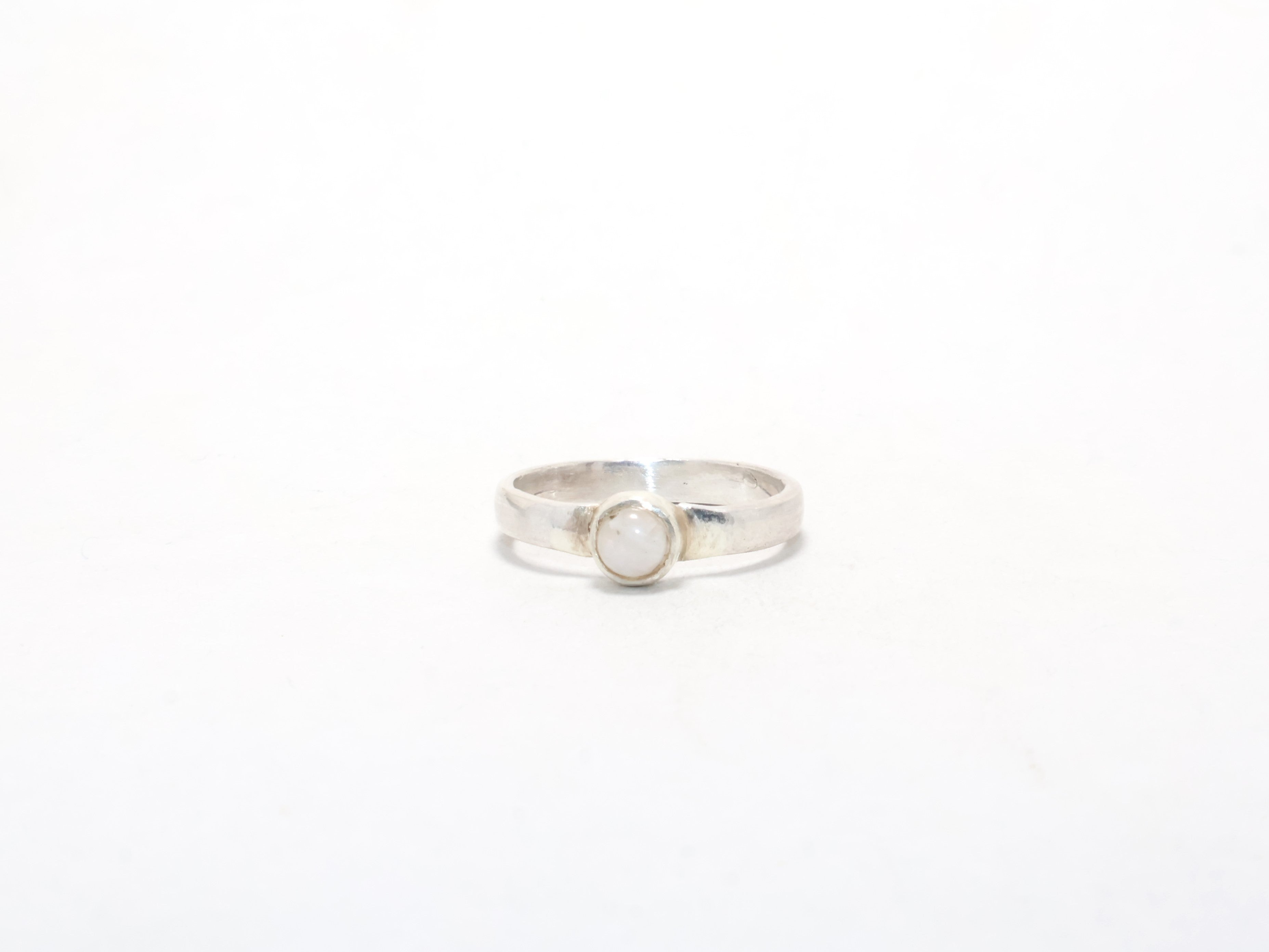 Natürlicher Regenbogen-Mondstein-Ring Geburtsstein Juni Edelstein-Ring Versprechensring Handgemachter Boho-Ring Cocktailring