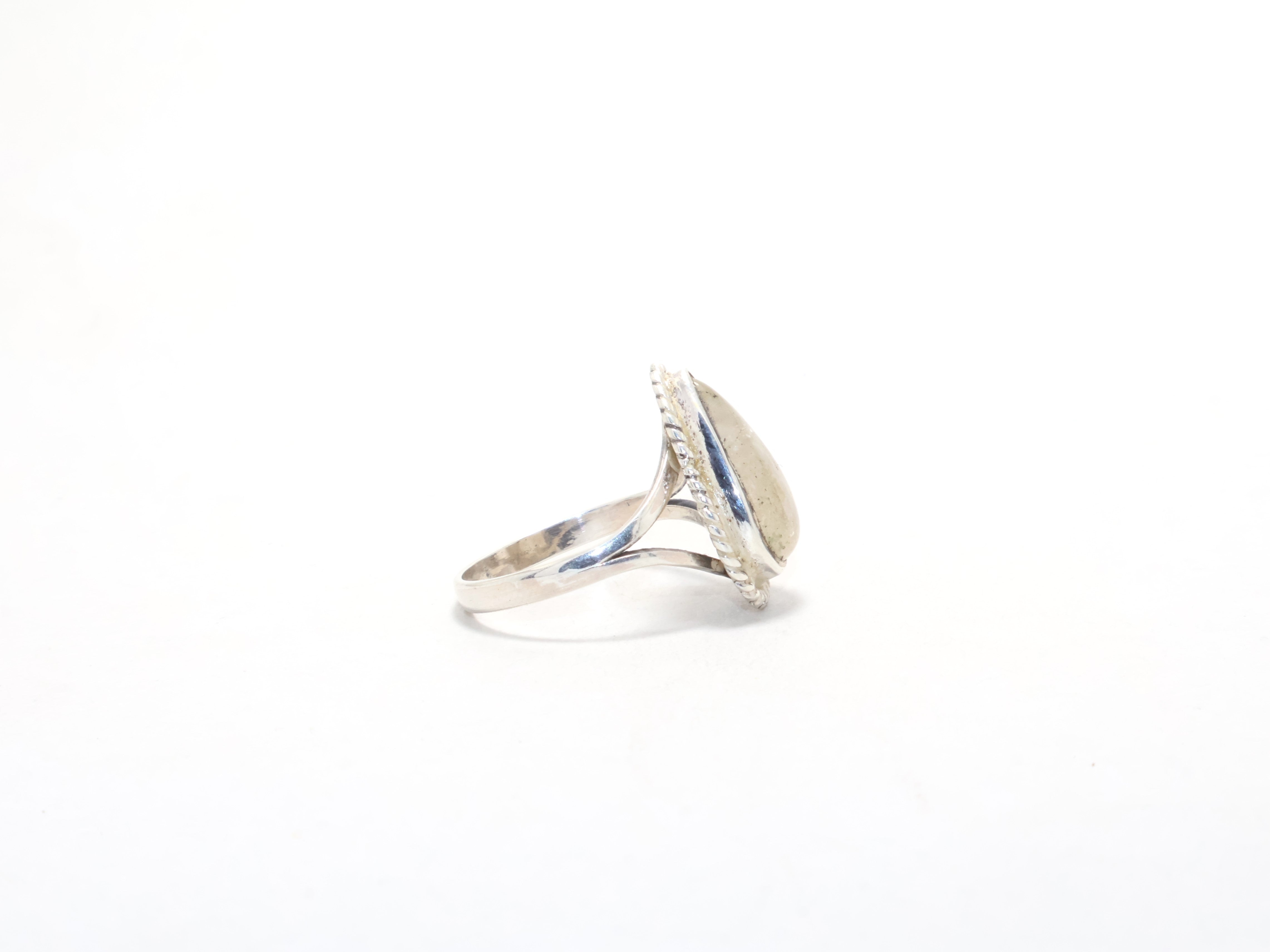 Birnenförmiger Kristall-Quarz-Ring, Stapelring, Cocktail-Versprechensring, handgefertigter Edelsteinring, Geschenkidee