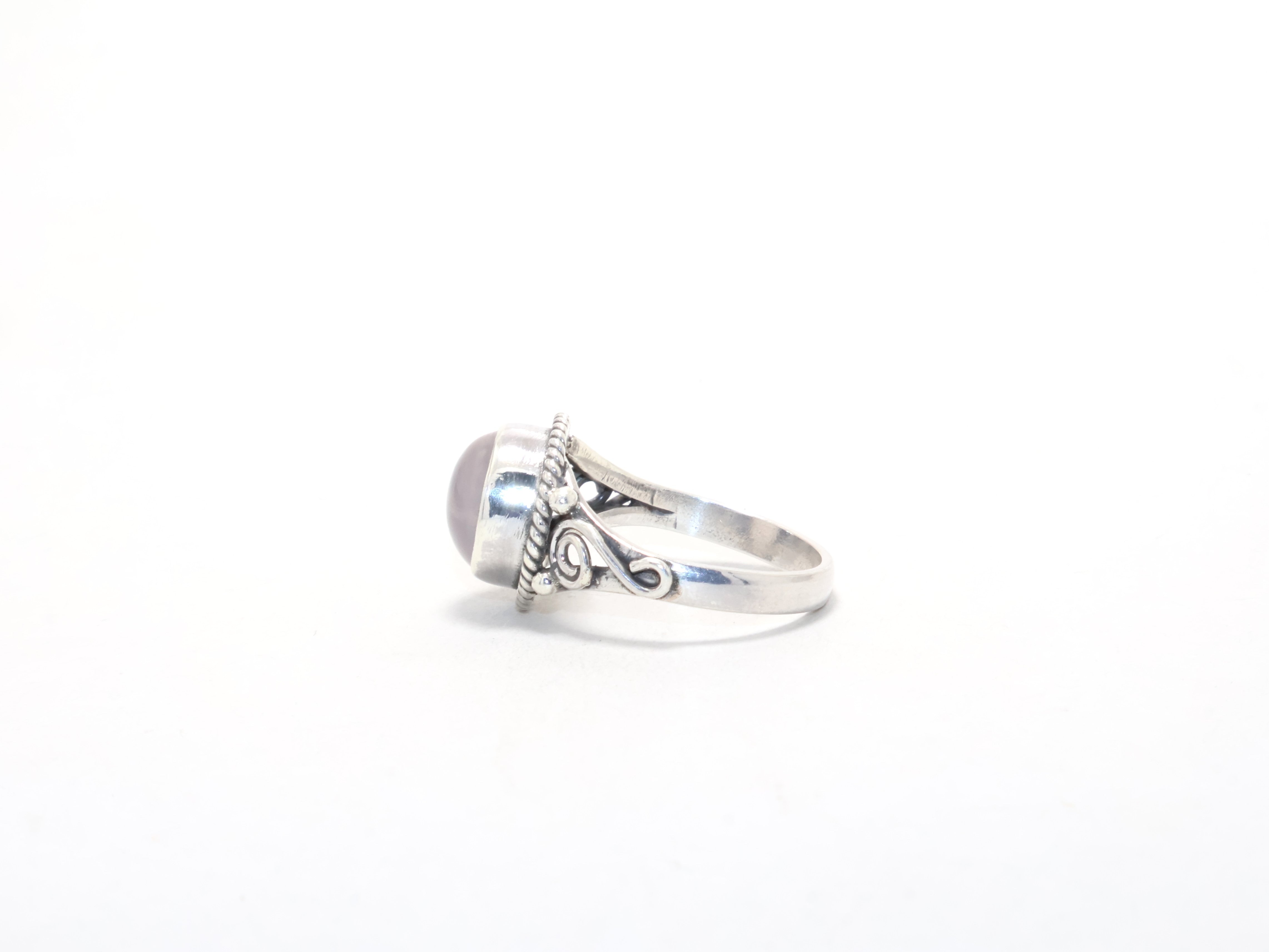 Natürlicher Rosenquarz-Ring, rosa Edelsteinring, Geburtsstein-Ring, böhmischer Silberschmuck, Geschenk für jedermann, handgefertigter Stapelring