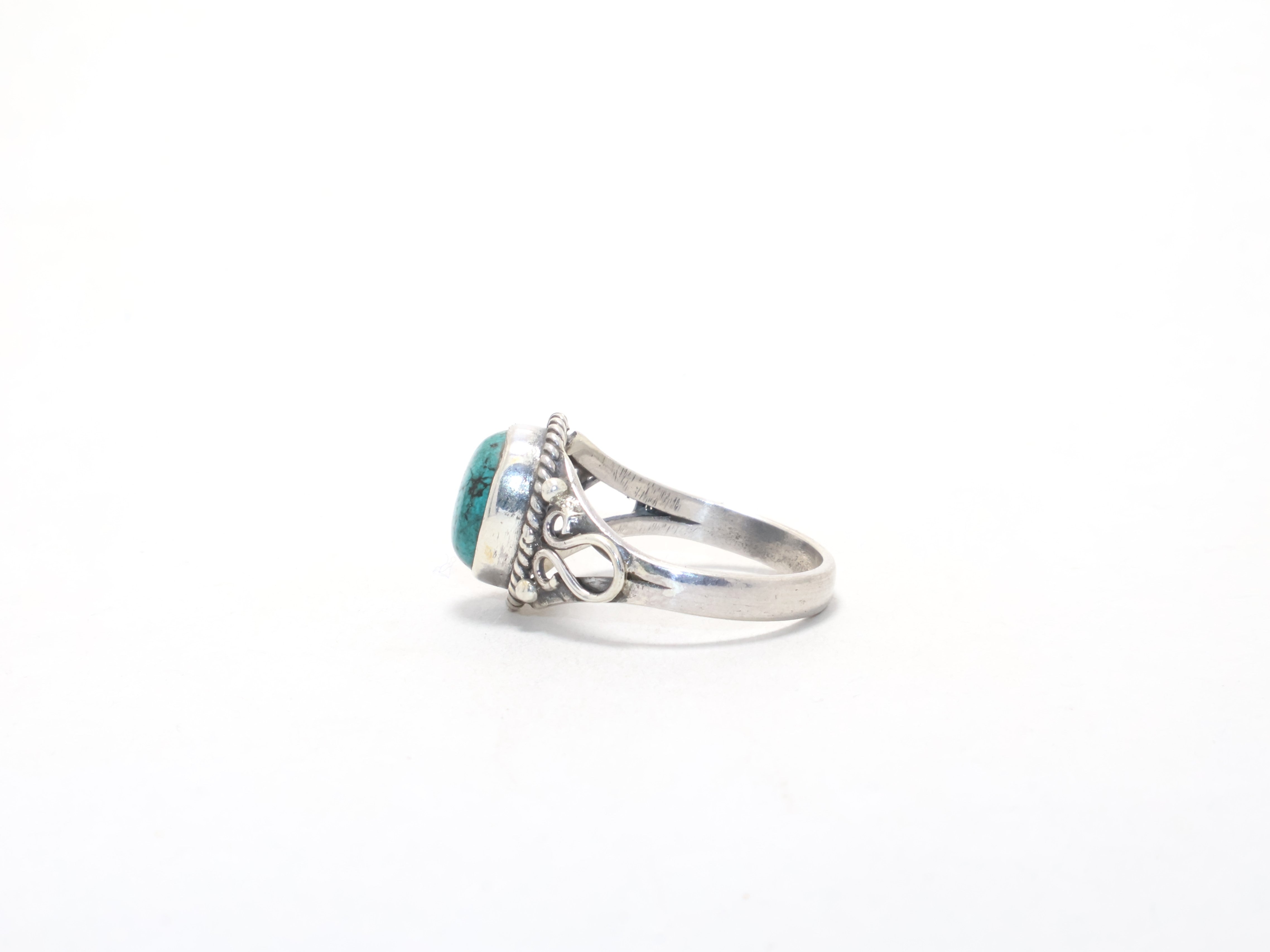 Ovaler Designer-Türkisring Dezember Geburtssteinring Böhmischer Ring Edelsteinring Handgemachter Ring 925 Sterlingsilber