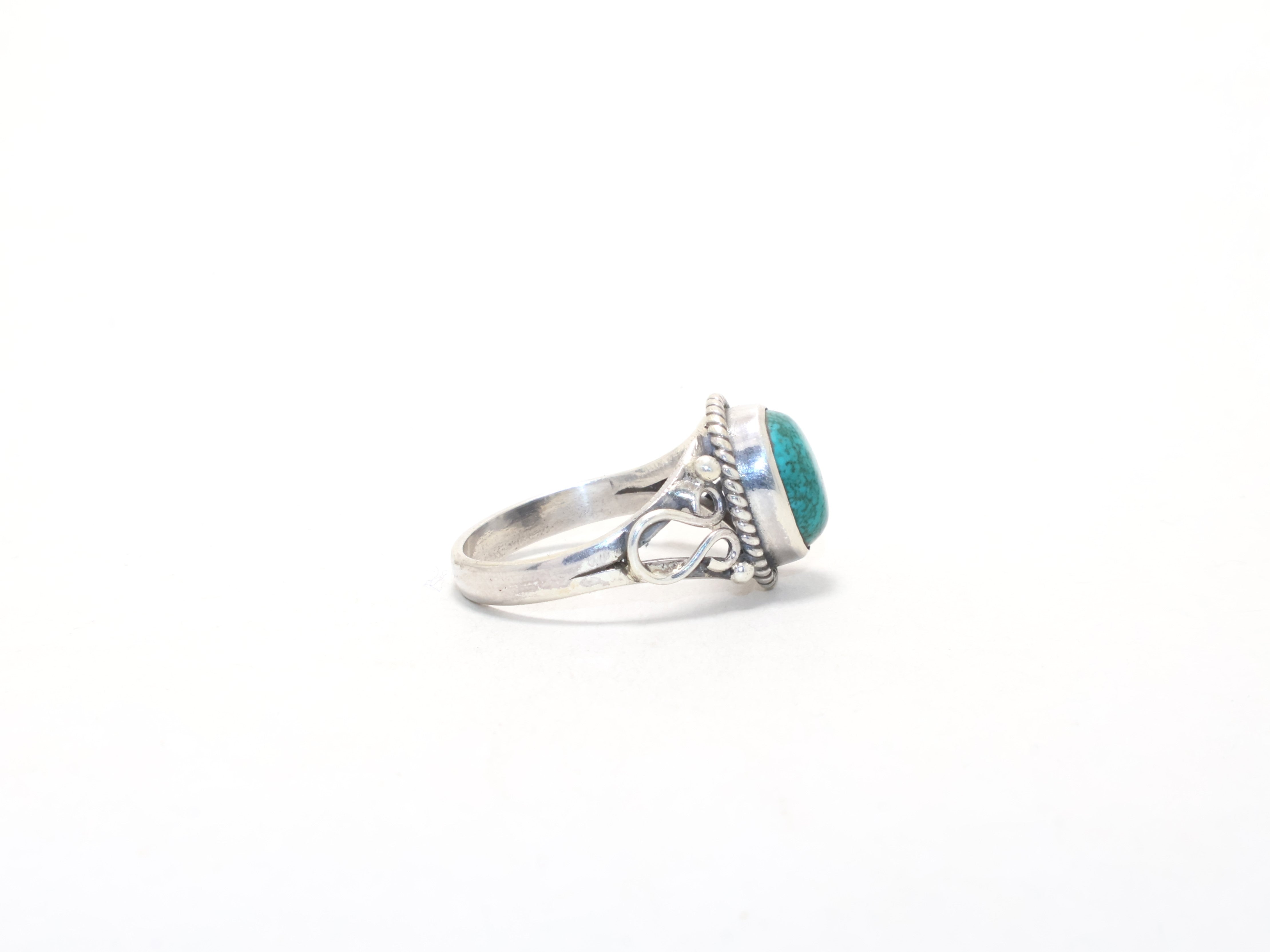 Ovaler Designer-Türkisring Dezember Geburtssteinring Böhmischer Ring Edelsteinring Handgemachter Ring 925 Sterlingsilber
