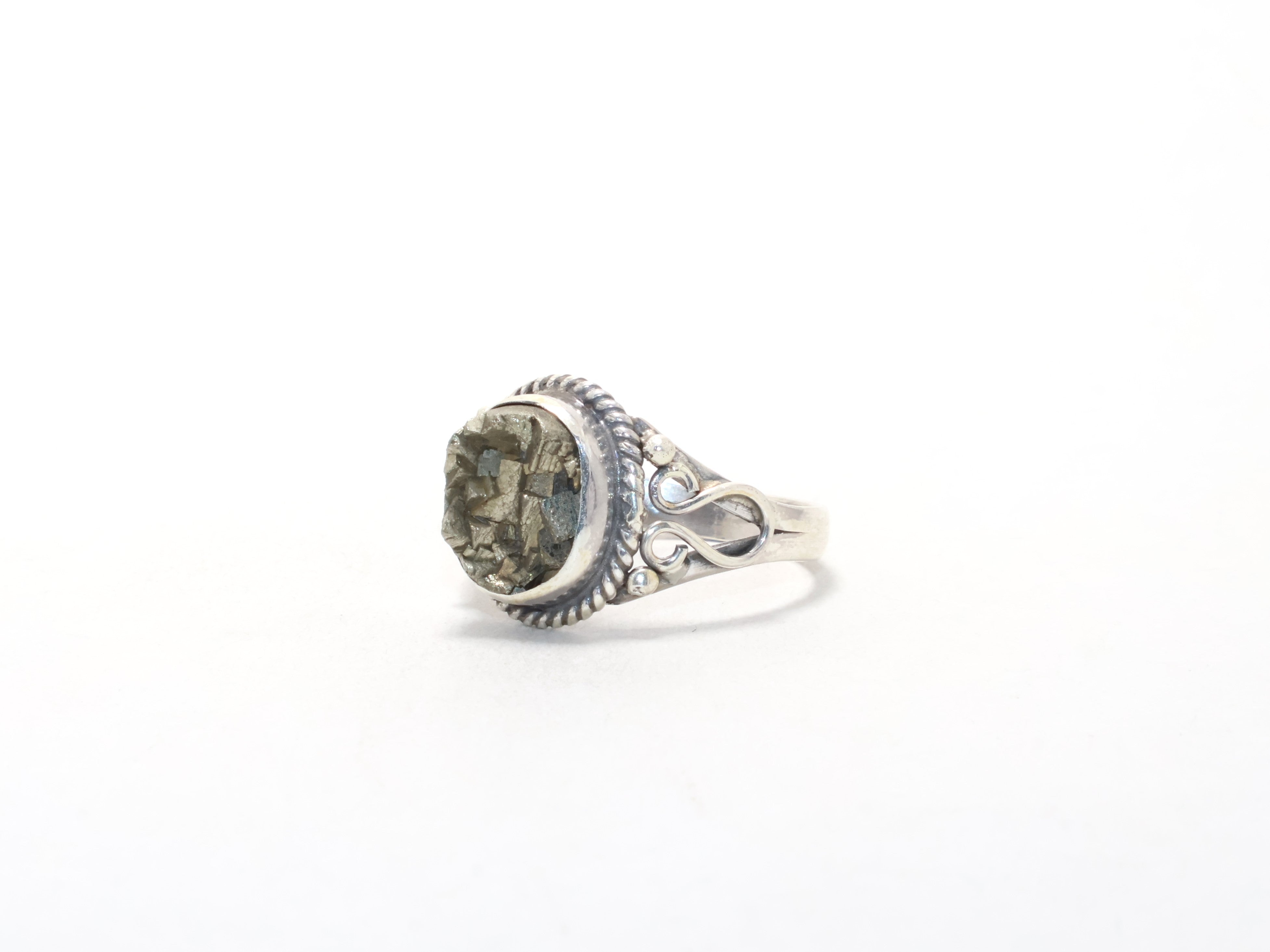 Roher Pyrit-Edelsteinring, grober Stein, minimalistischer Ring, 925er Sterlingsilber, Stapelring, Designerring