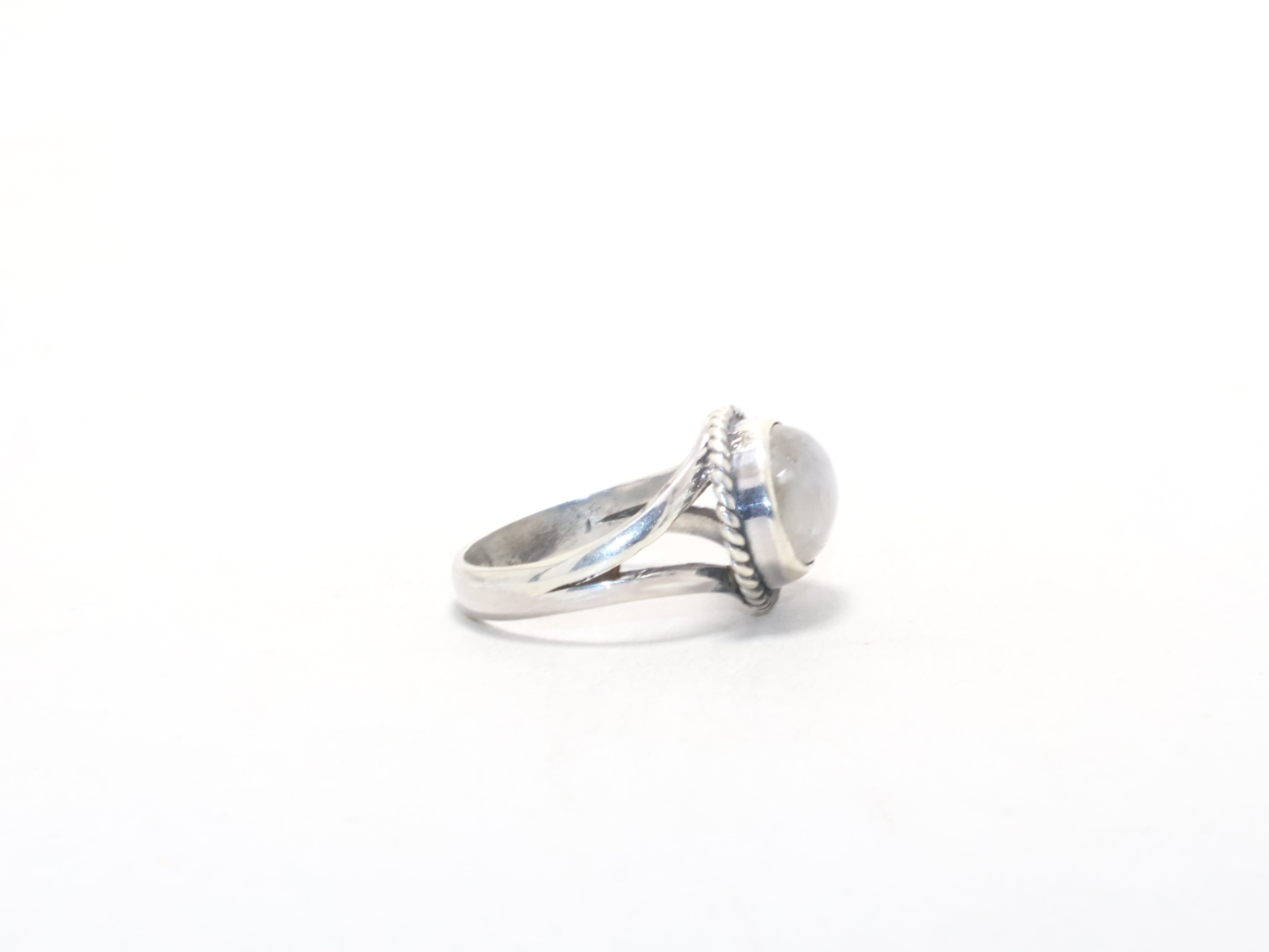 Regenbogen-Mondsteinring Juni Geburtsstein 925 Sterling Silber Designerring Geschenkartikel Edelsteinring Zierlicher Alltagsring