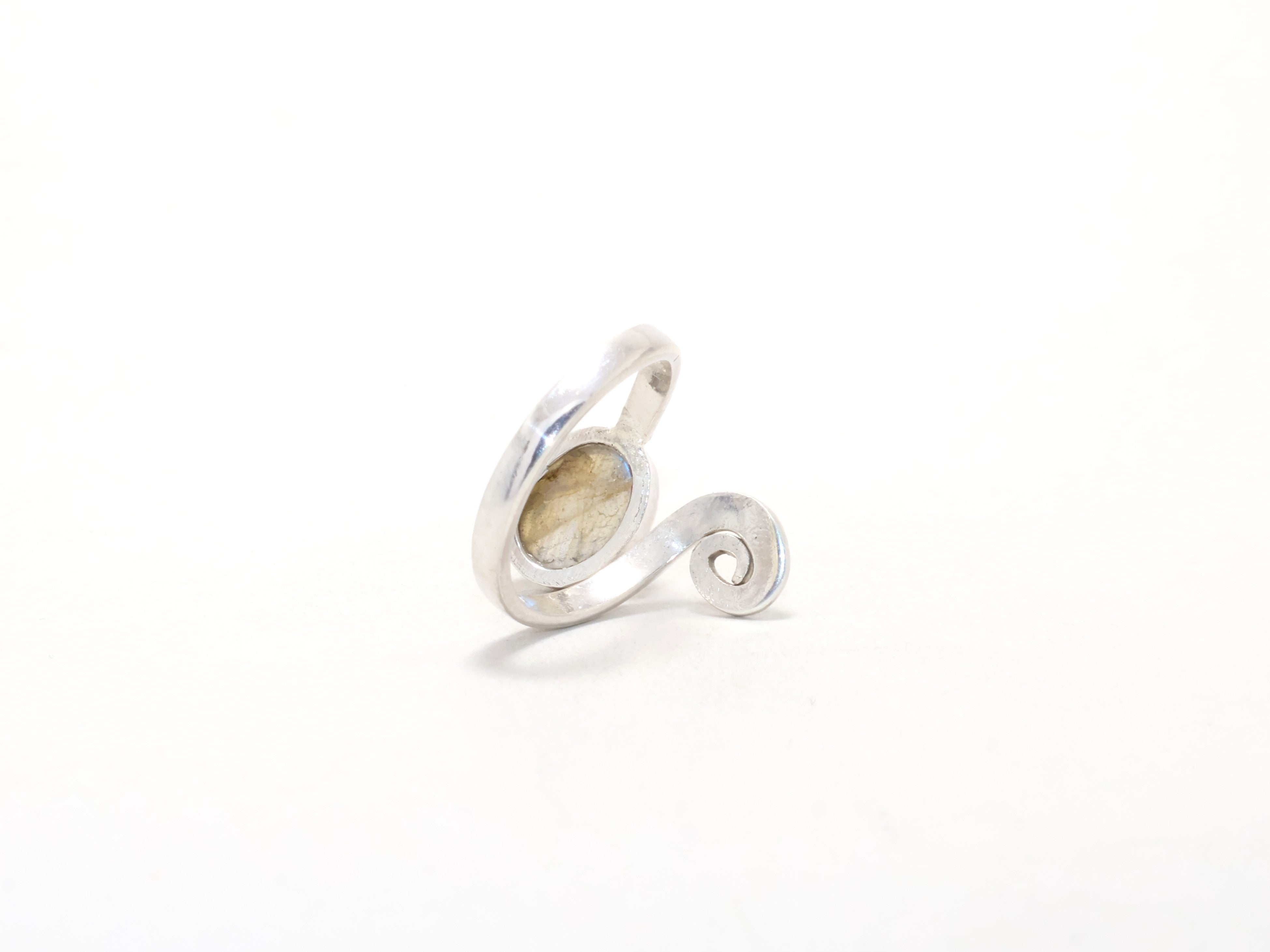 Blauer Feuer Labradorit Edelsteinring 925 Sterling Silber Minimalistischer Ring Handgefertigter Alltagsring Versprechensring Zarter Ring