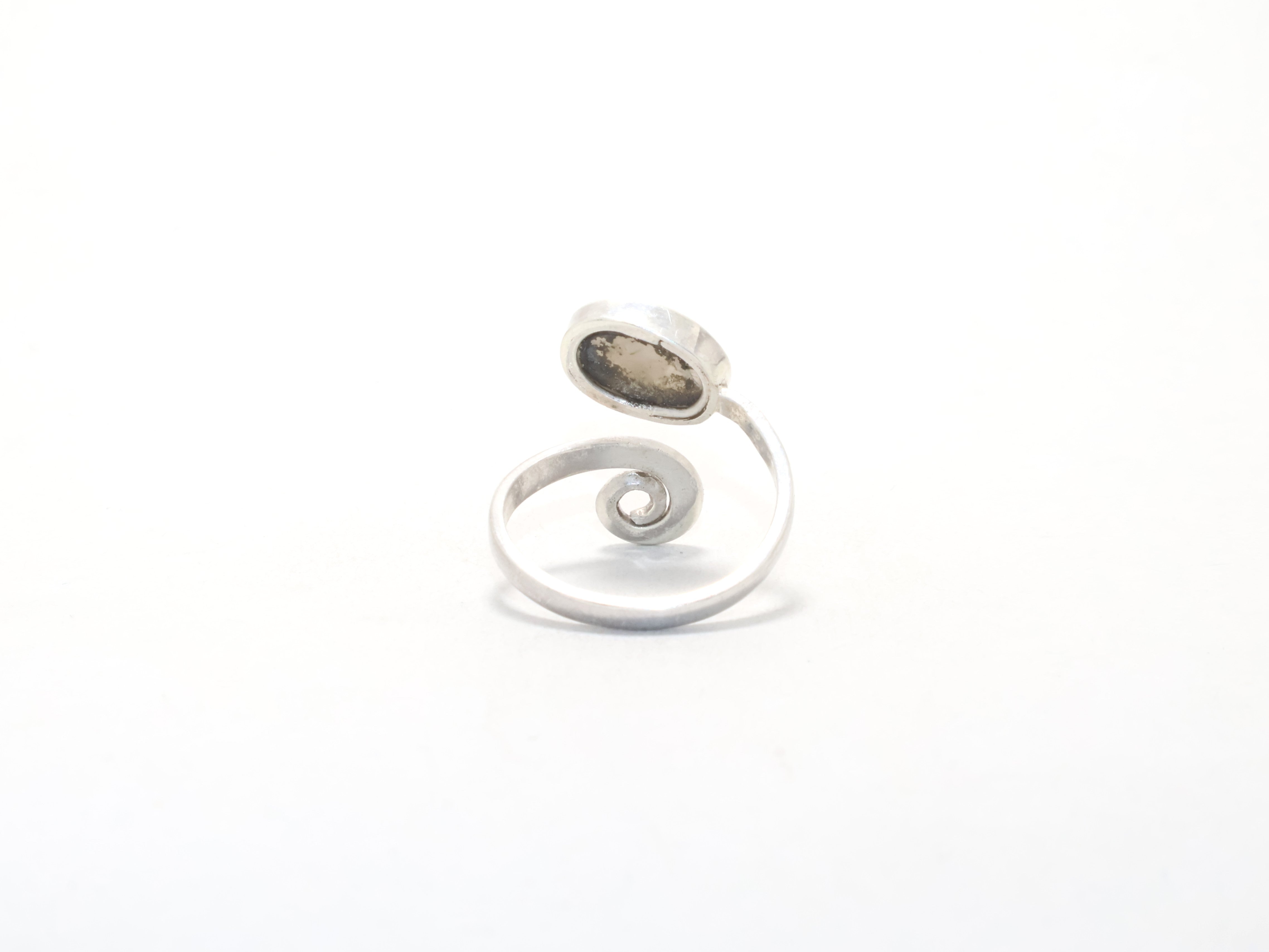 Schwarzer Rutil Edelstein Ring Cocktailring Designer Ring Handgemachter Freundschaftsring Geburtssteinring Böhmischer Ring