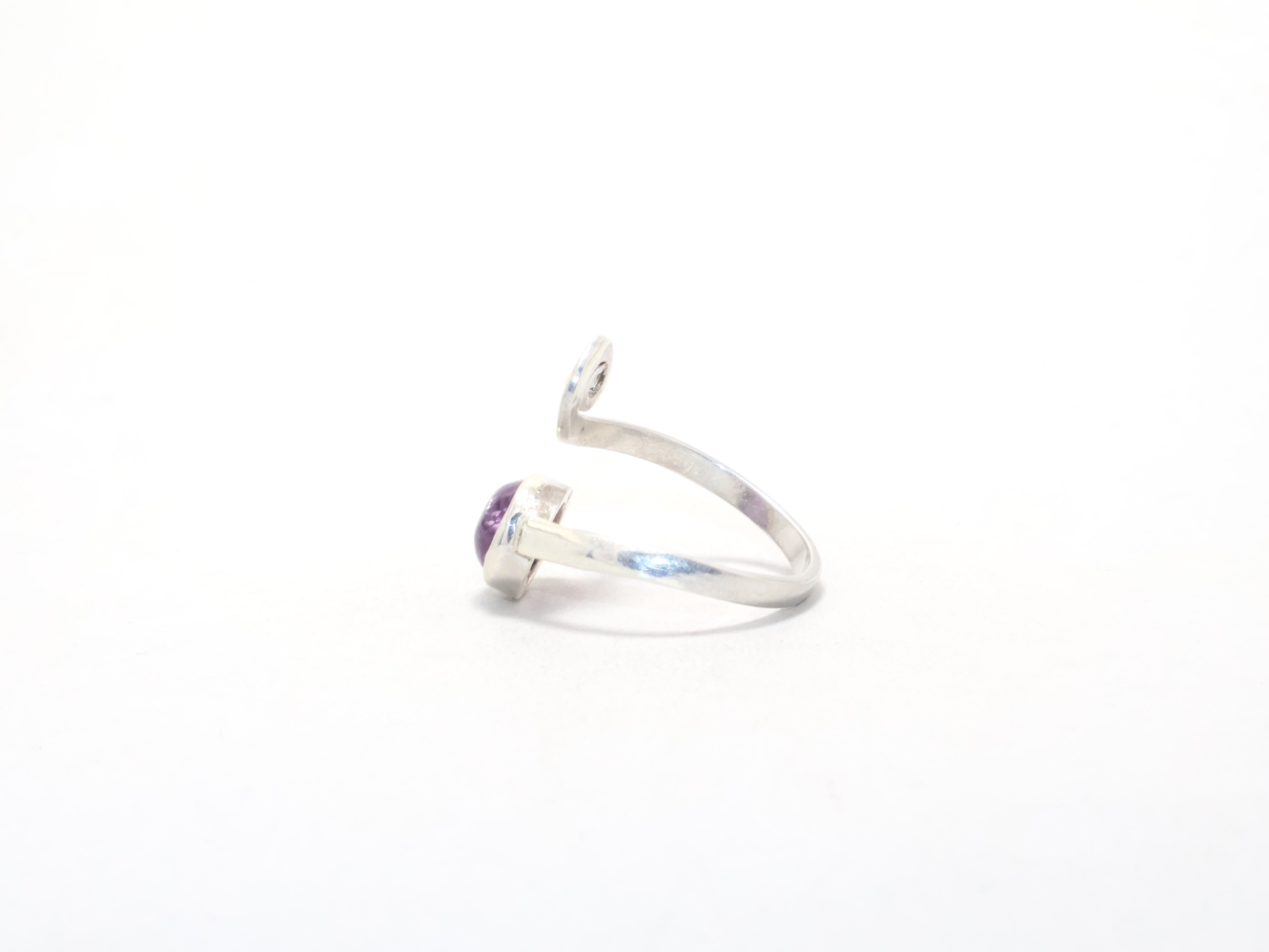 Zierlicher Amethyst-Ring Lila Stein Handgemachter Ring Februar Geburtsstein Ring Designer Ring Geschenk Für Sie