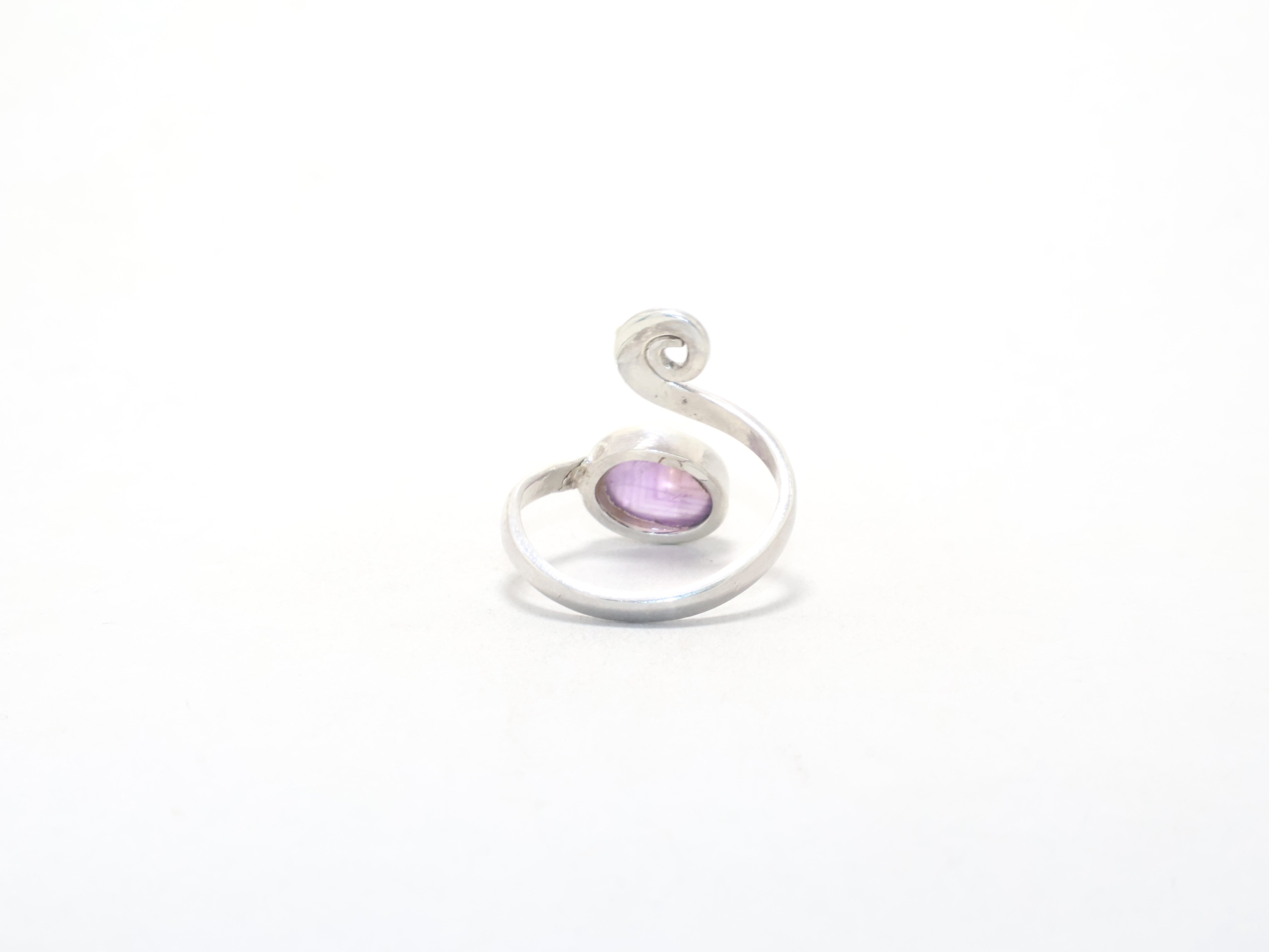 Zierlicher Amethyst-Ring Lila Stein Handgemachter Ring Februar Geburtsstein Ring Designer Ring Geschenk Für Sie