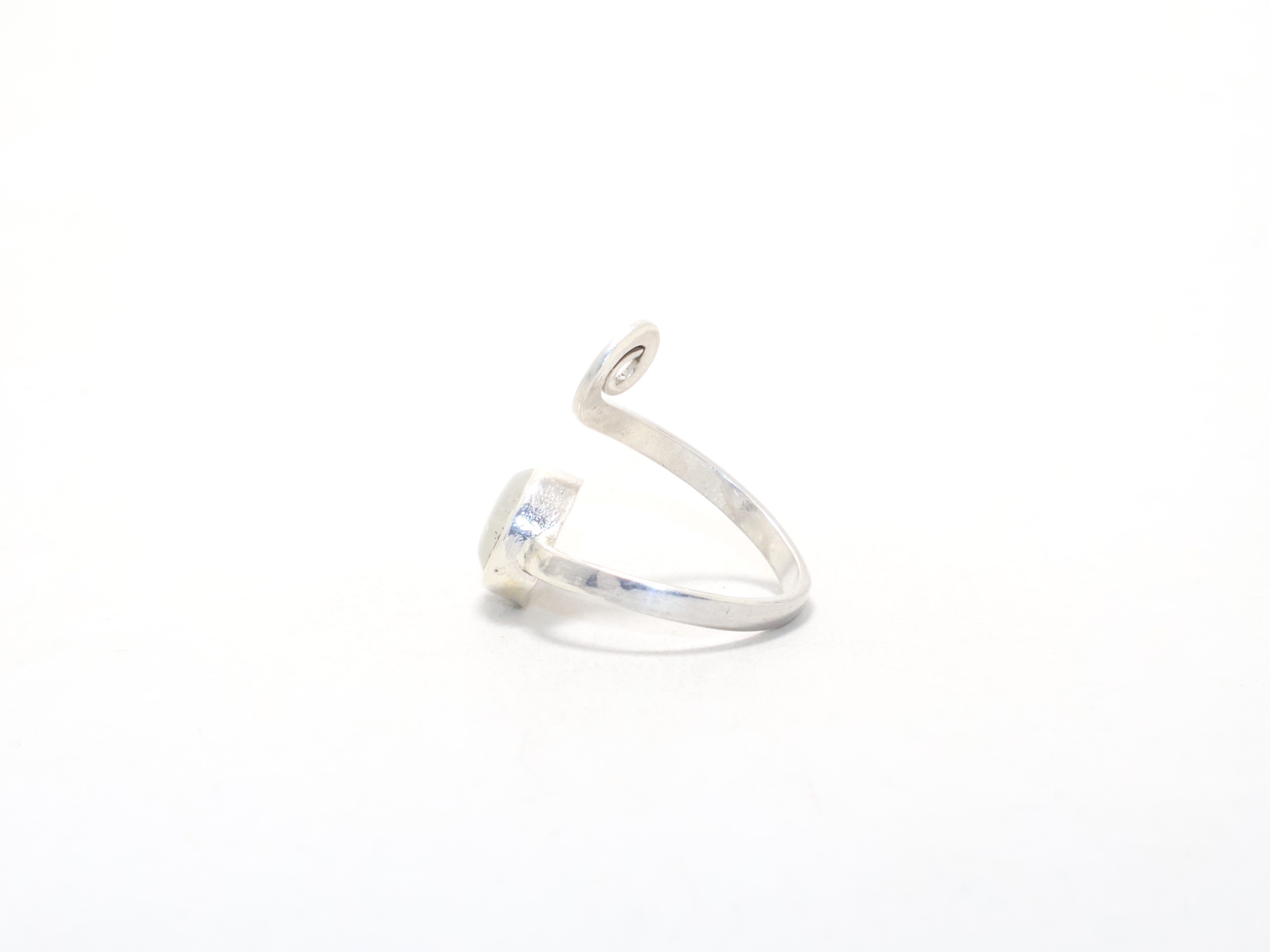 Handgemachter Ring aus natürlichem Quarzkristall, April-Geburtssteinring, Böhmischer Ring, 925er Sterlingsilber, Geschenk für Sie