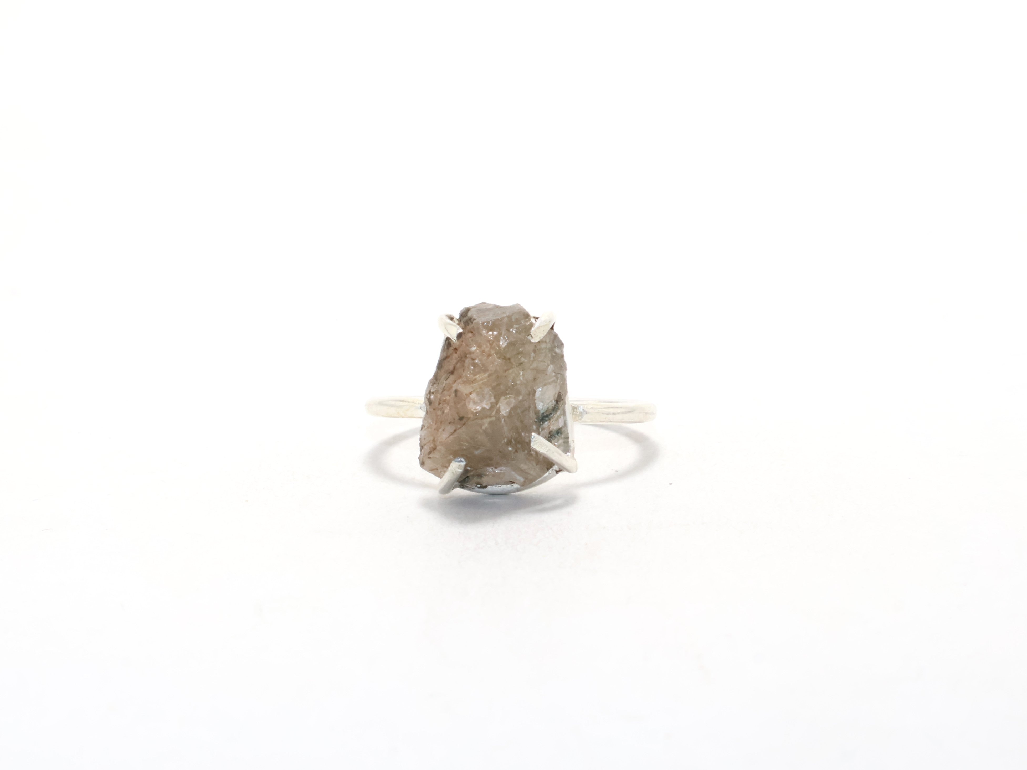 Ring aus natürlichem schwarzem Rutil-Edelstein, Freundschaftsring, Geburtssteinring, minimalistischer Ring, Geschenk für Sie