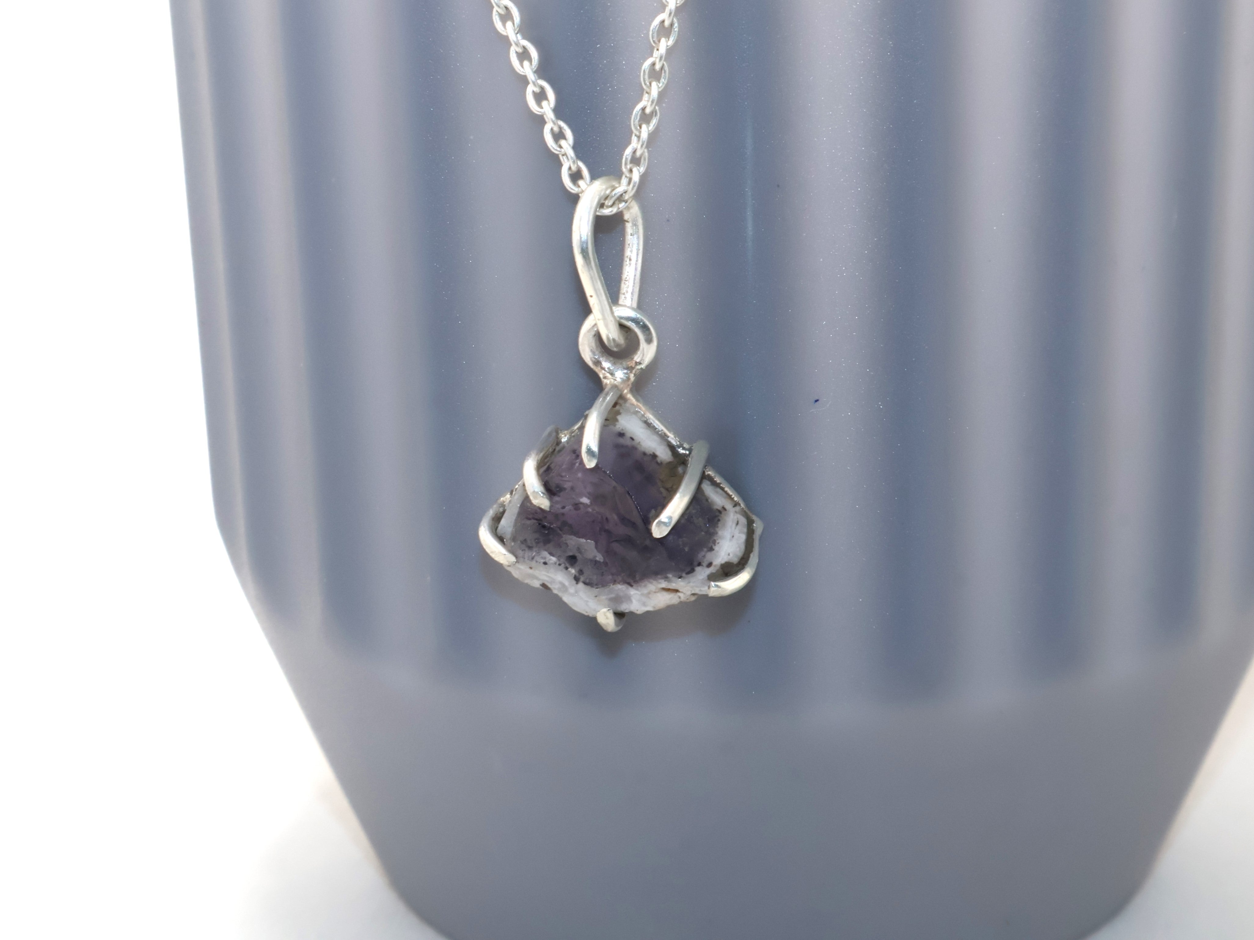 Halskette aus rohem Amethyst für Damen, Geburtsstein-Halskette, Geschenk für sie, violetter Edelsteinschmuck, 925er Sterling Silber Brautjungfern-Halskette