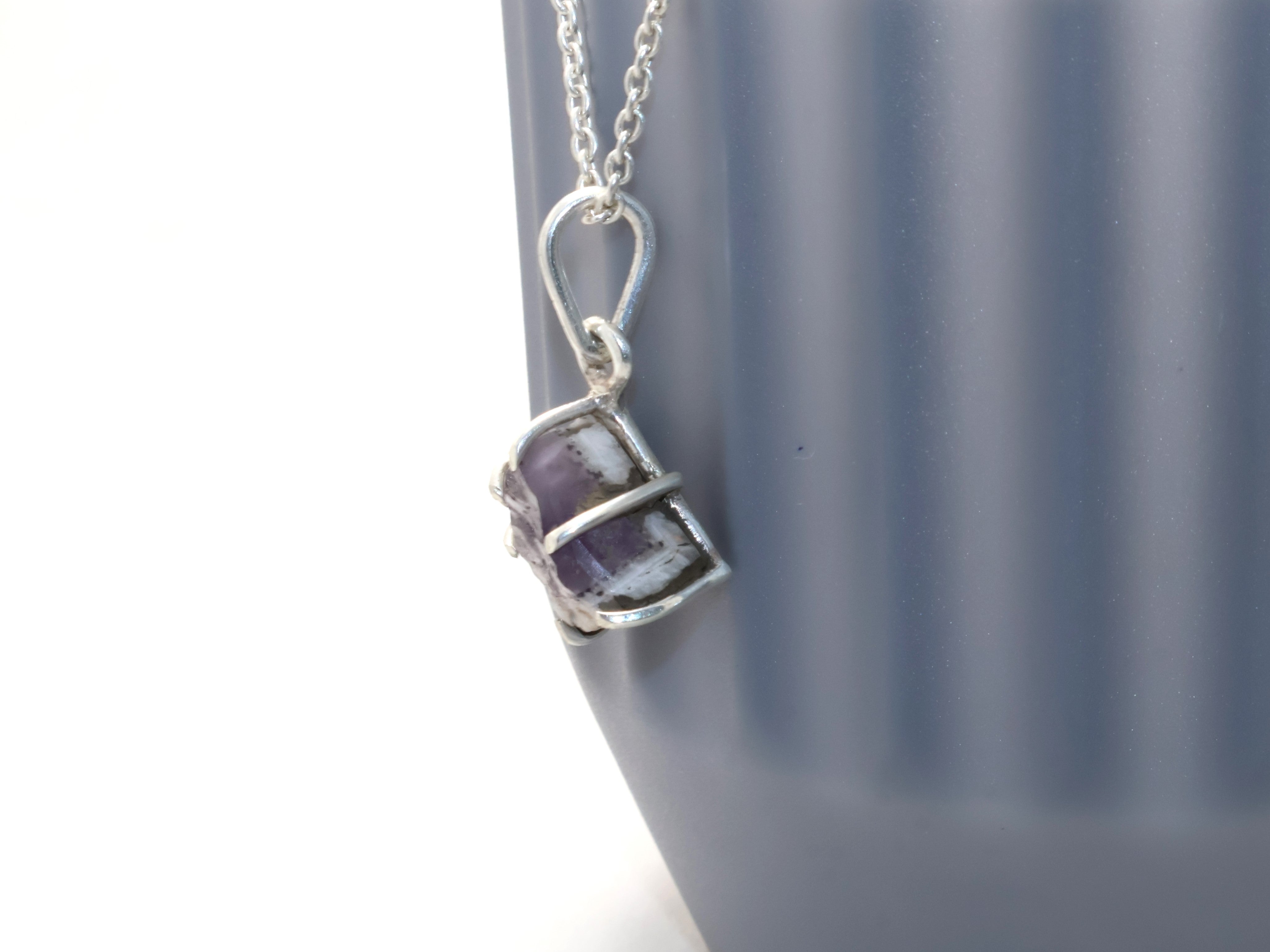 Halskette aus rohem Amethyst für Damen, Geburtsstein-Halskette, Geschenk für sie, violetter Edelsteinschmuck, 925er Sterling Silber Brautjungfern-Halskette