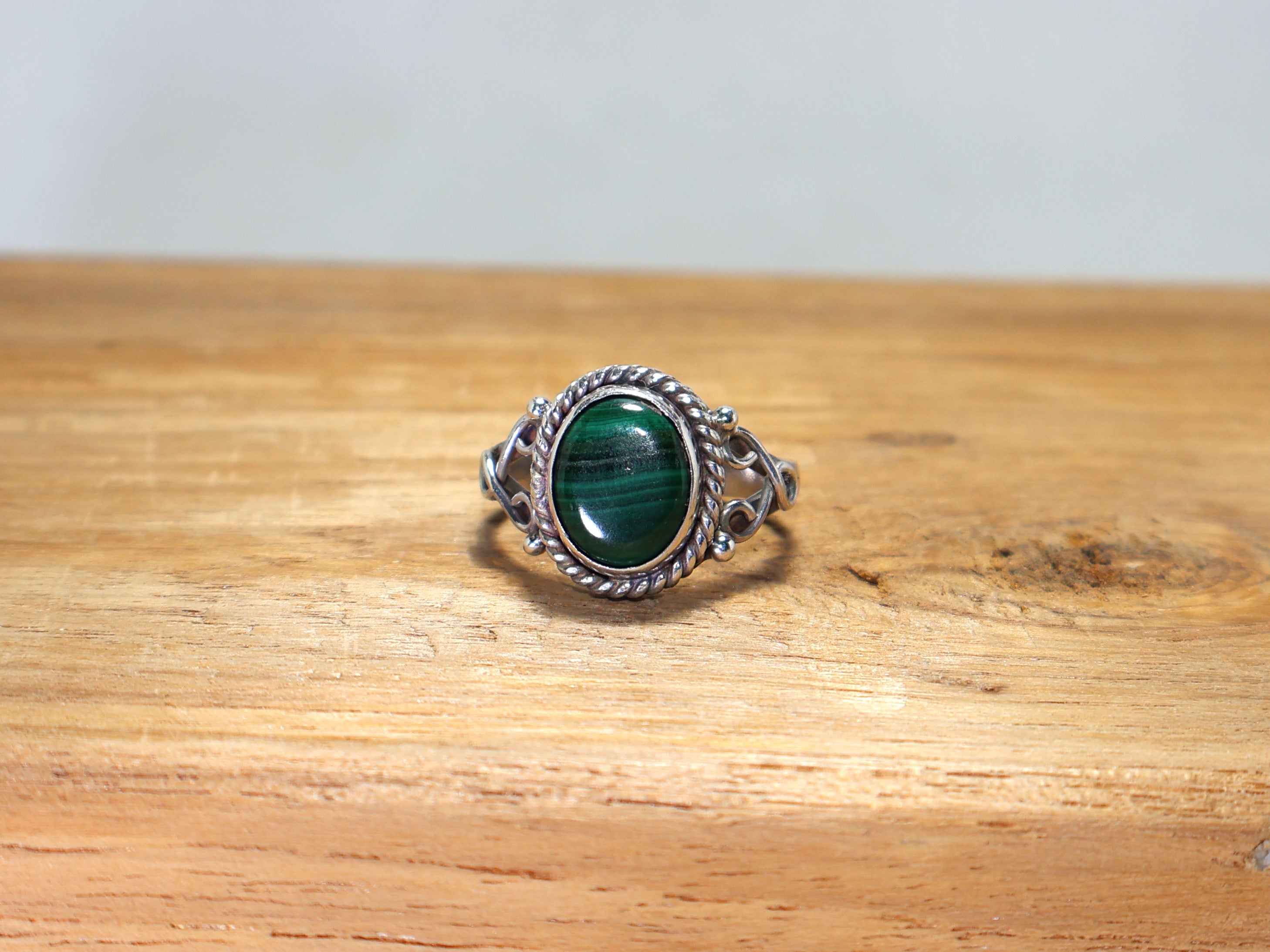 Natürlicher Malachit Ring Ovaler Edelsteinring Handgefertigter 925 Sterling Silber Designer Ring Grüner Stein Ring Einzigartiger Ring Geschenk Für Sie